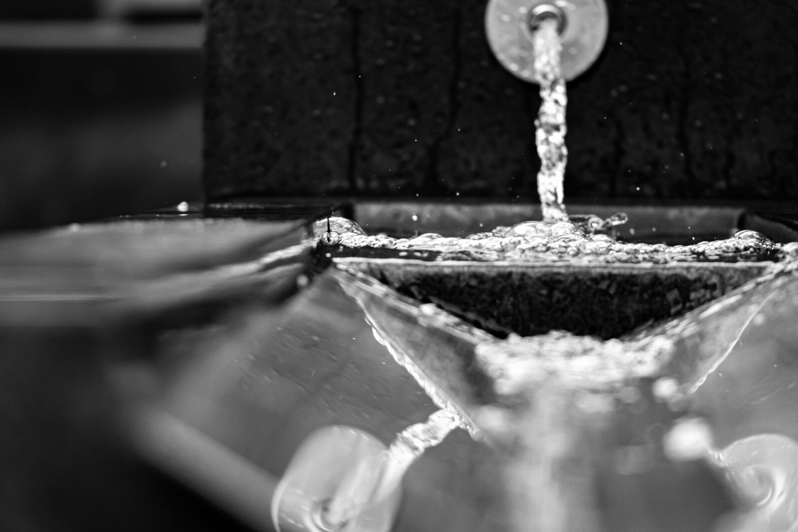 Canon EOS 80D sample photo. Water, fountain, running water photography