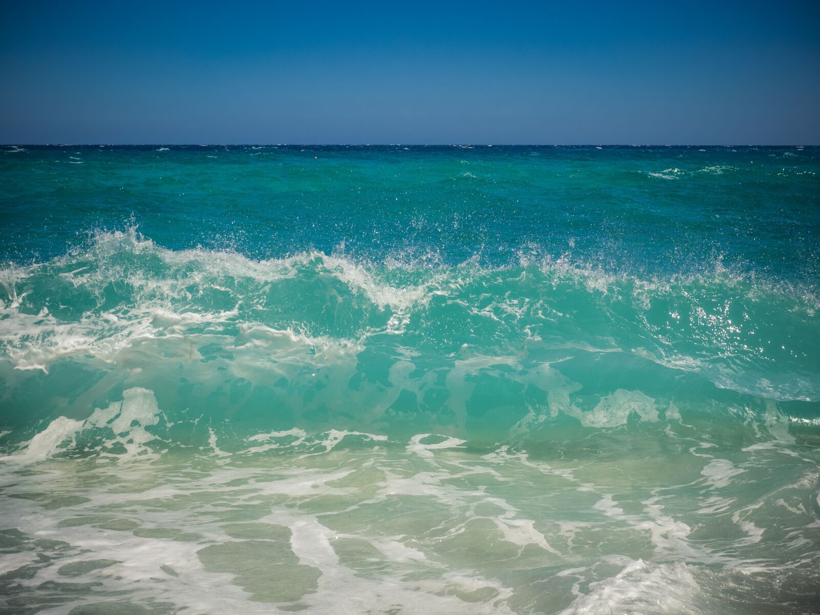 Olympus OM-D E-M1 + Olympus M.Zuiko Digital ED 12-40mm F2.8 Pro sample photo. Sea, italy, cala gonone photography