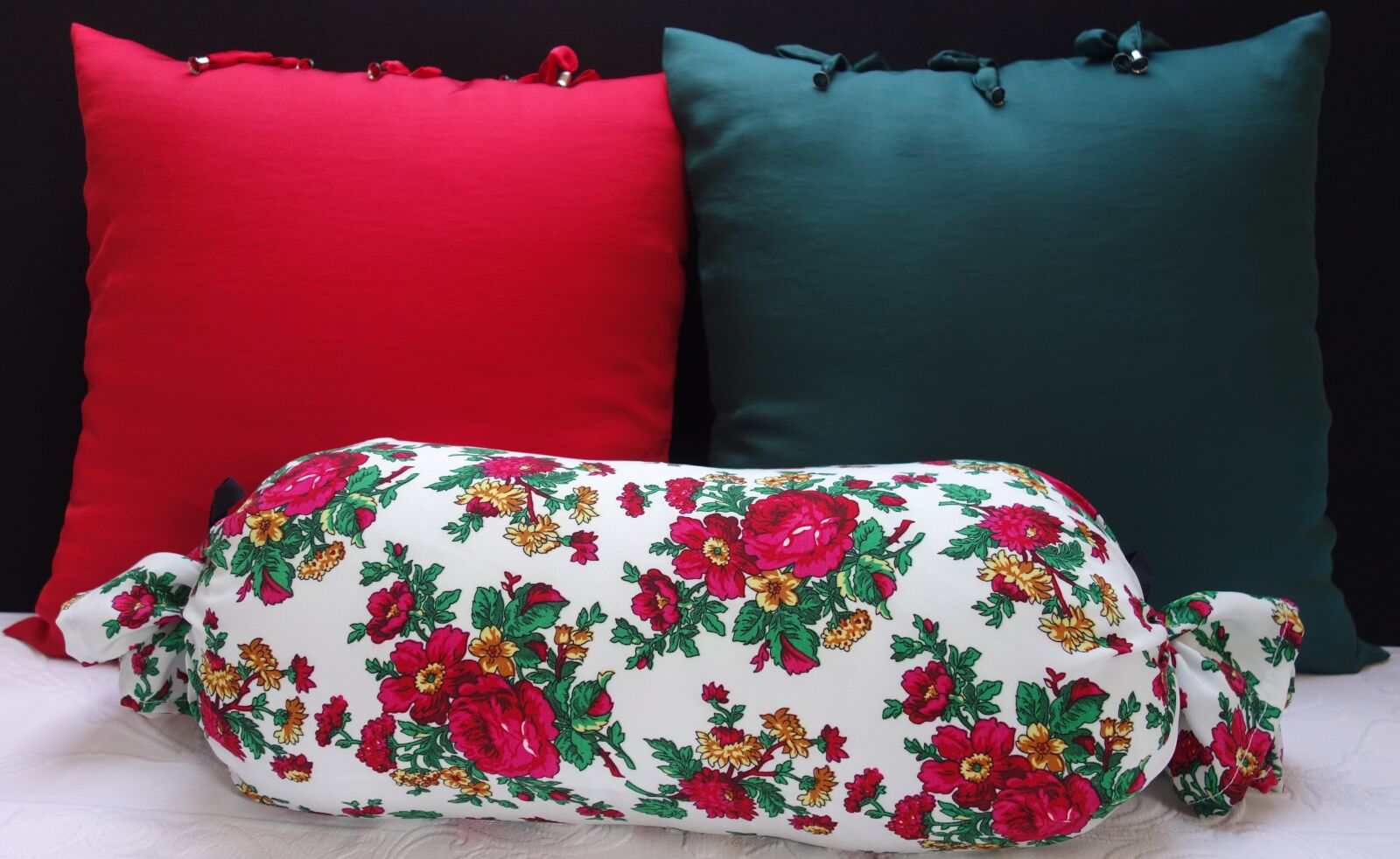 Sony Cyber-shot DSC-RX100 sample photo. Pillow, bedroom, couch photography
