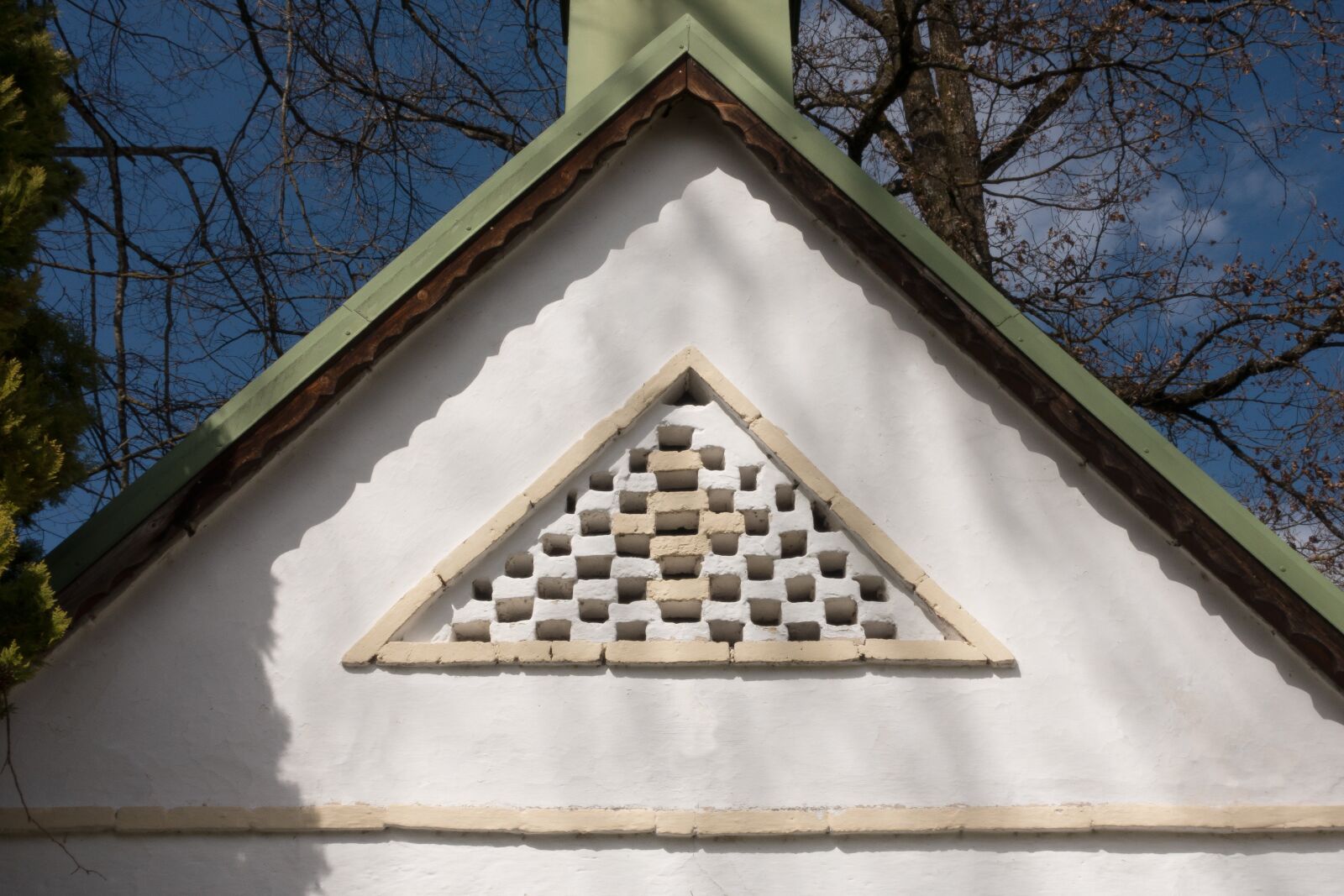 Sony Cyber-shot DSC-RX100 III sample photo. Chapel, roof, triangle photography