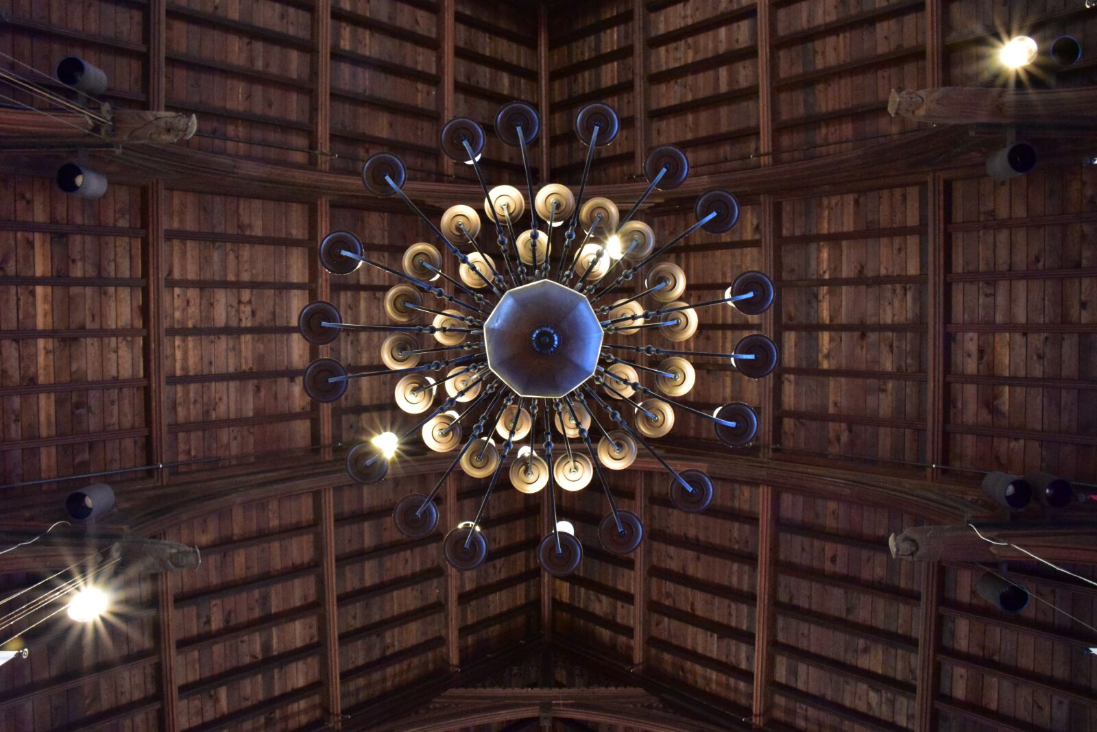 Nikon D810 sample photo. Chandelier, symmetry, desktop background photography