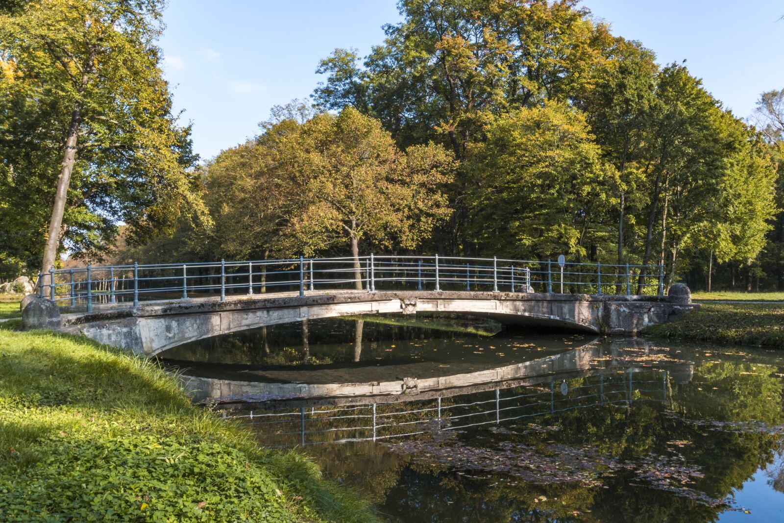 Canon EOS 70D sample photo. Bridge, water, channel photography