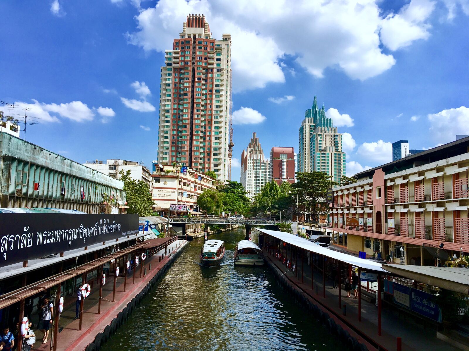 iPhone SE back camera 4.15mm f/2.2 sample photo. Bangkok, city, sky photography