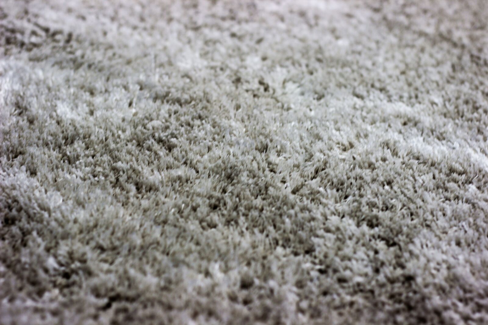 Canon EOS 600D (Rebel EOS T3i / EOS Kiss X5) + Canon EF 50mm F1.8 II sample photo. Macro, carpet, textiles photography