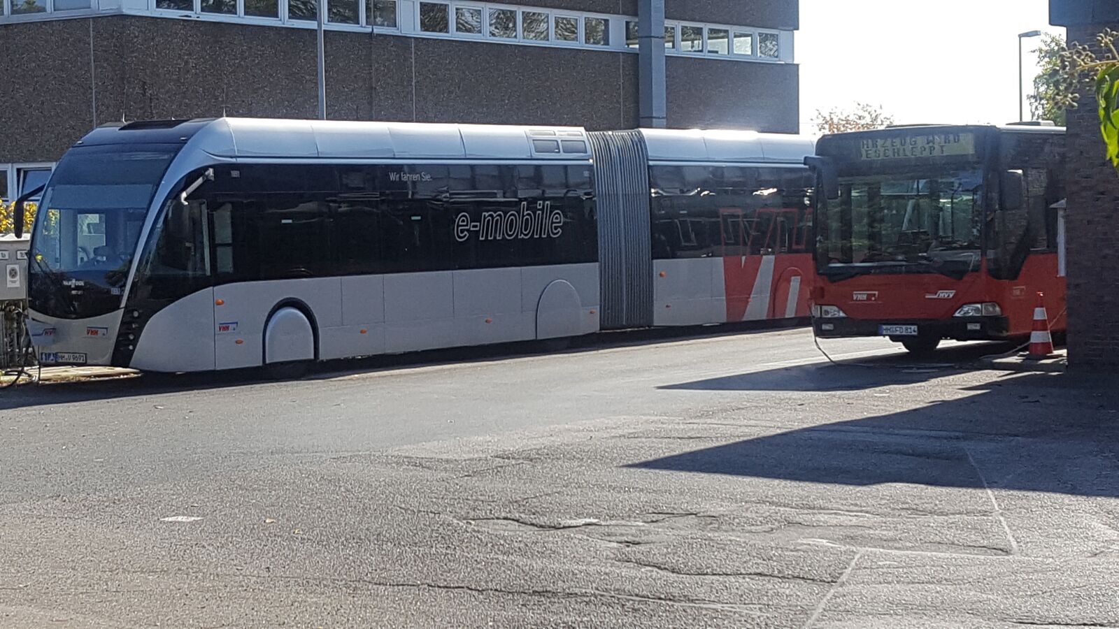 Samsung GALAXY S6 edge sample photo. Bus, öpnv, commuter photography