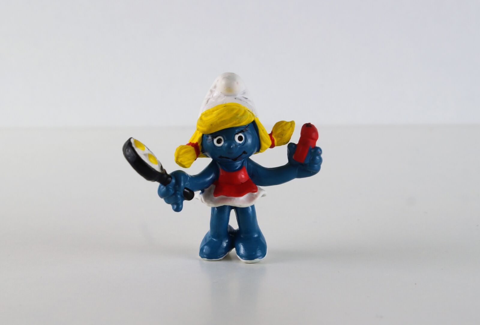 Sony DT 18-70mm F3.5-5.6 sample photo. Smurf, smurfs, smurfette photography