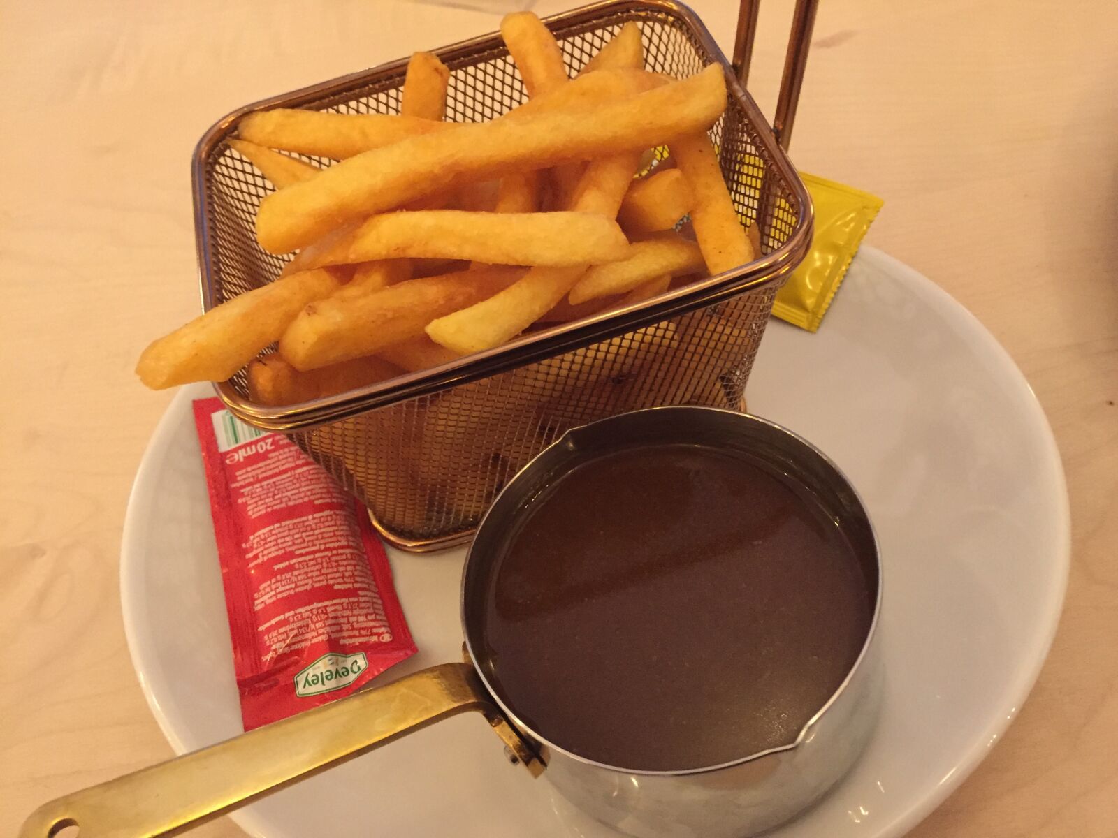 iPhone 6 back camera 4.15mm f/2.2 sample photo. French, ketchup, potato photography