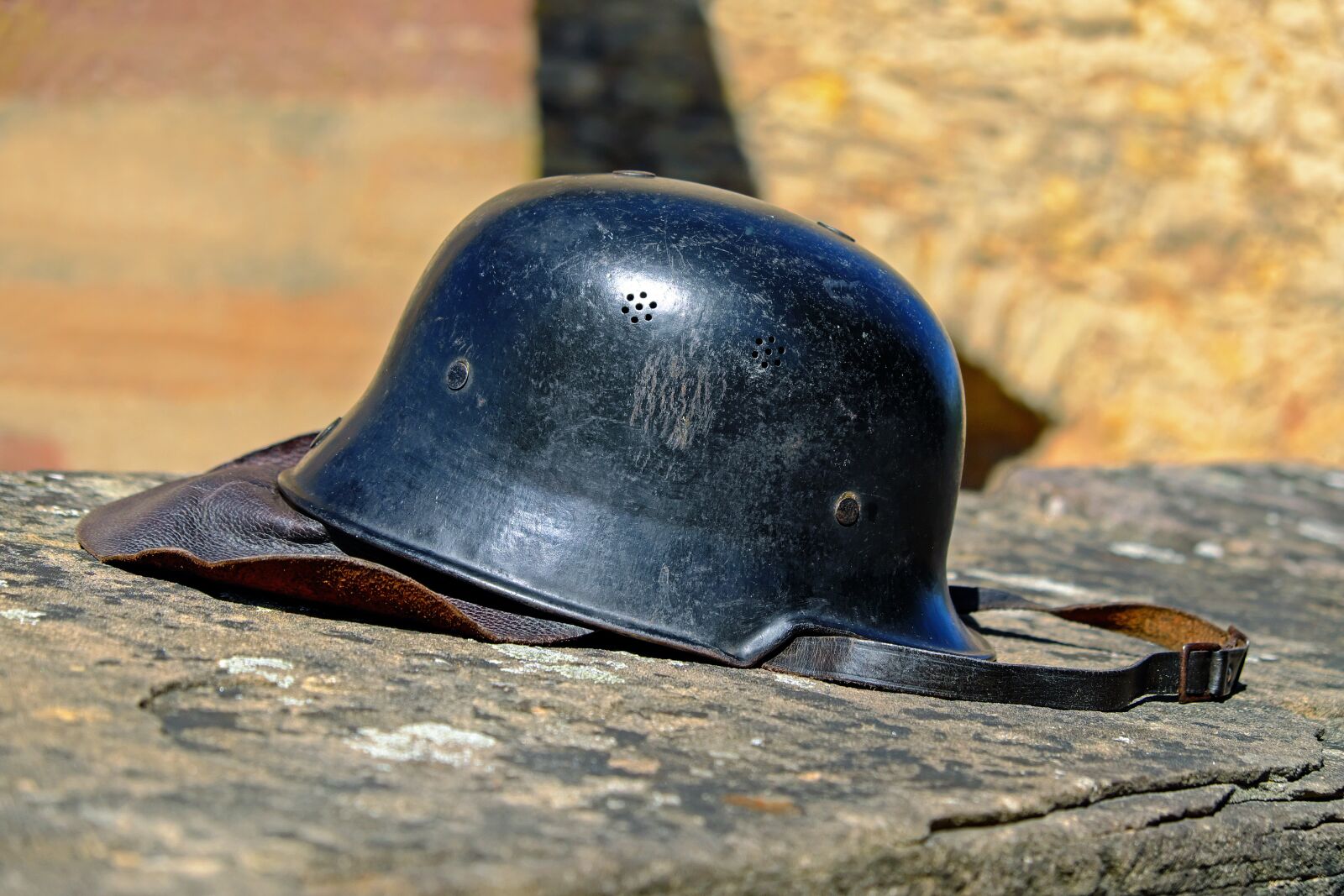 Fujifilm X-T10 sample photo. Stahlhelm, war, harmony photography