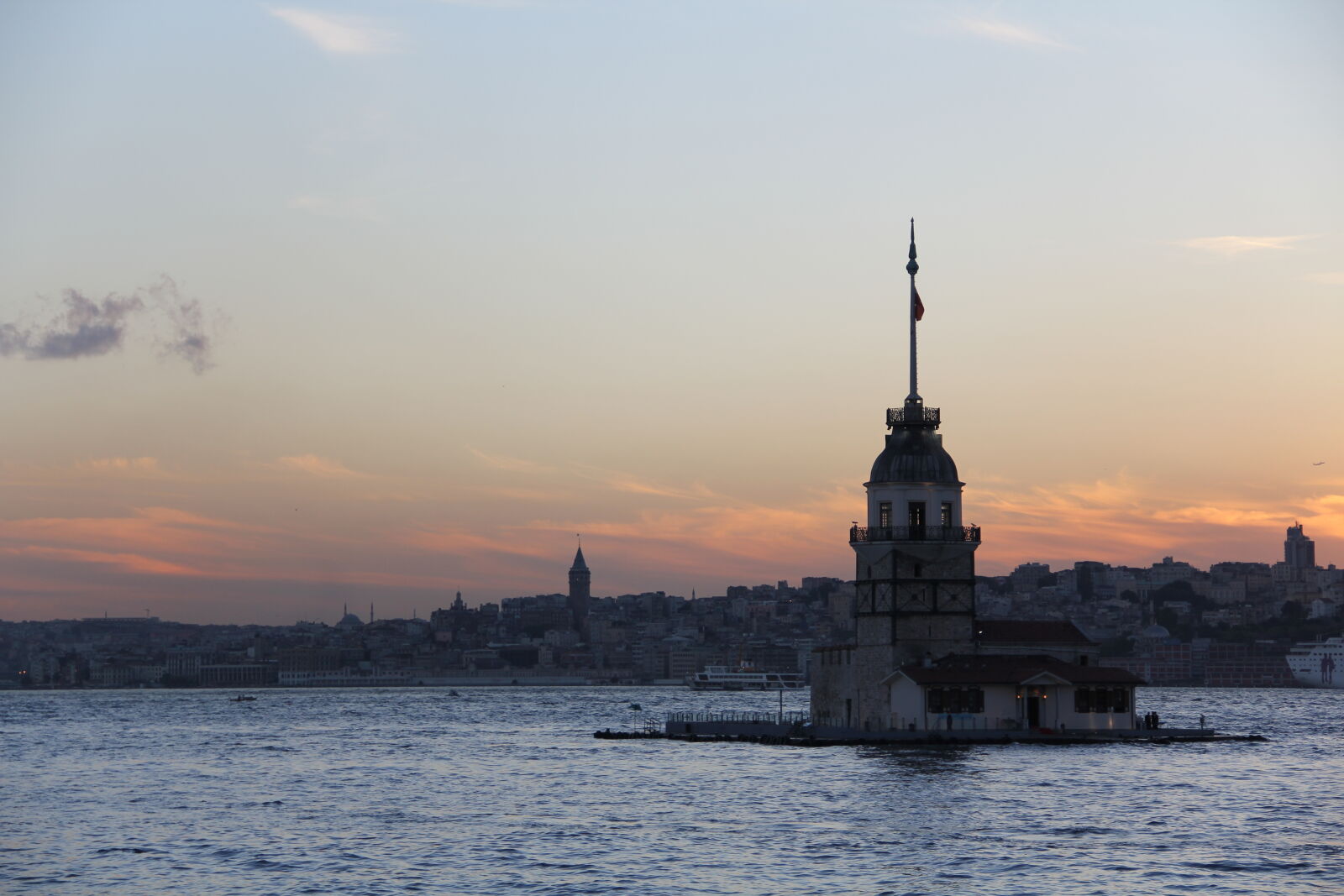 Canon EF-S 18-135mm F3.5-5.6 IS sample photo. Istanbul, maiden, s, tower photography