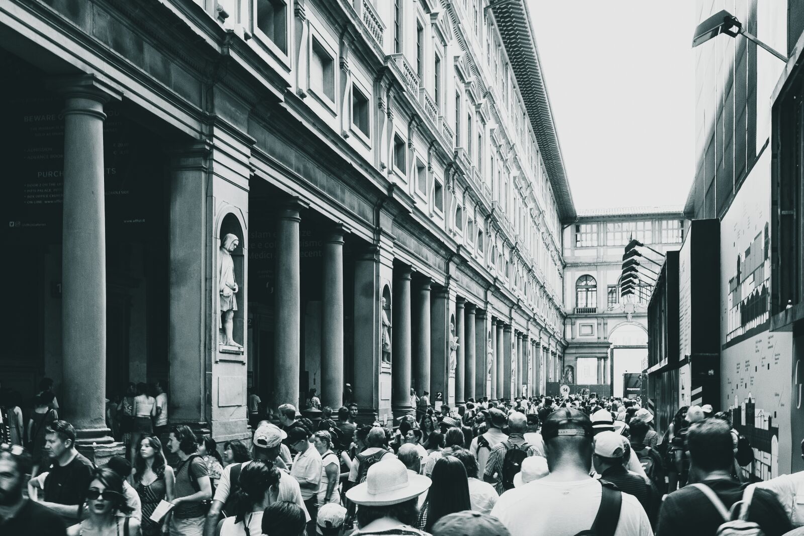 Canon EOS 6D + Canon EF 24-105mm F4L IS USM sample photo. Florence, uffizi square, uffizi photography