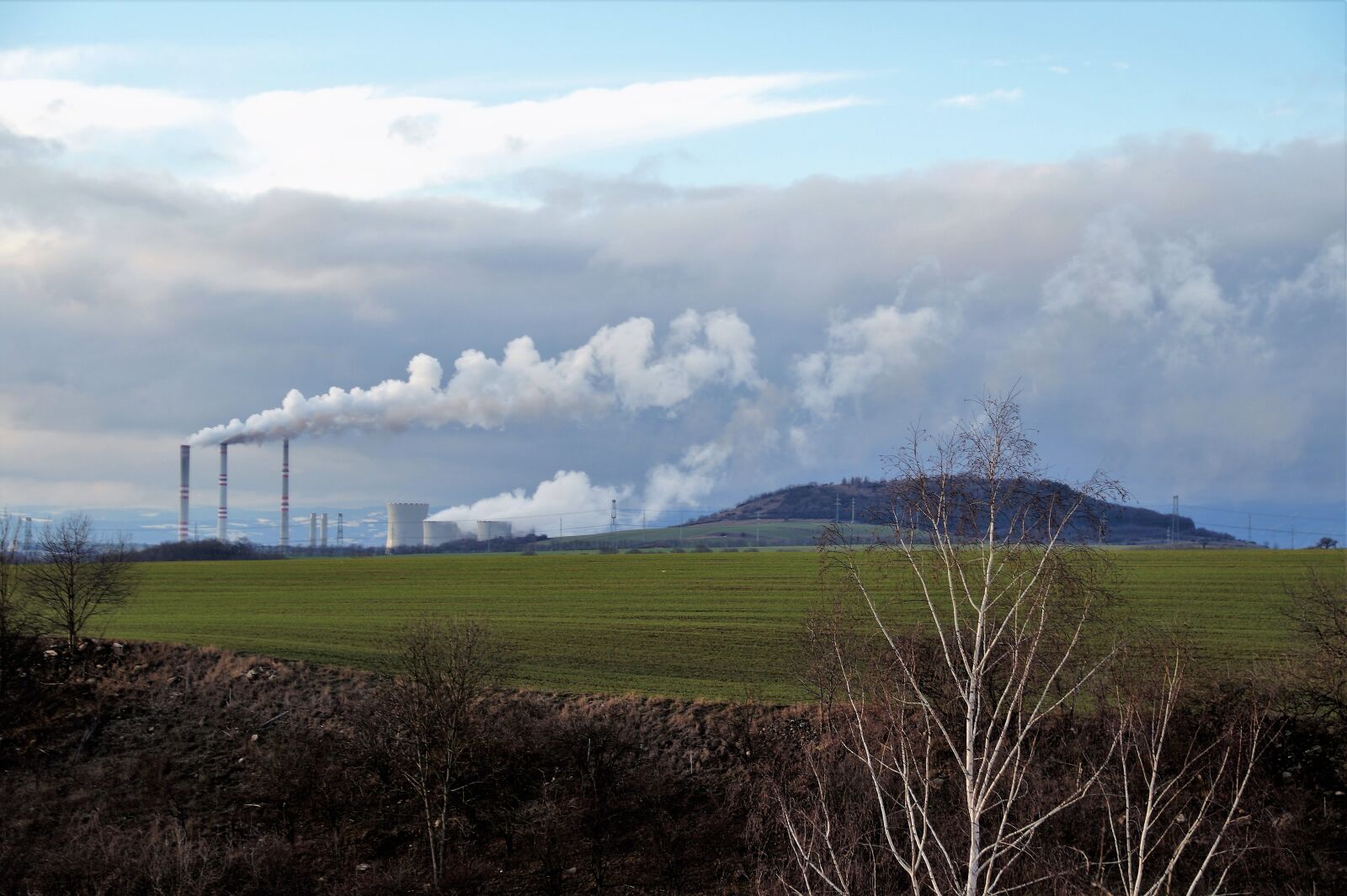 Sony SLT-A58 sample photo. Chemical, factory, smoking photography