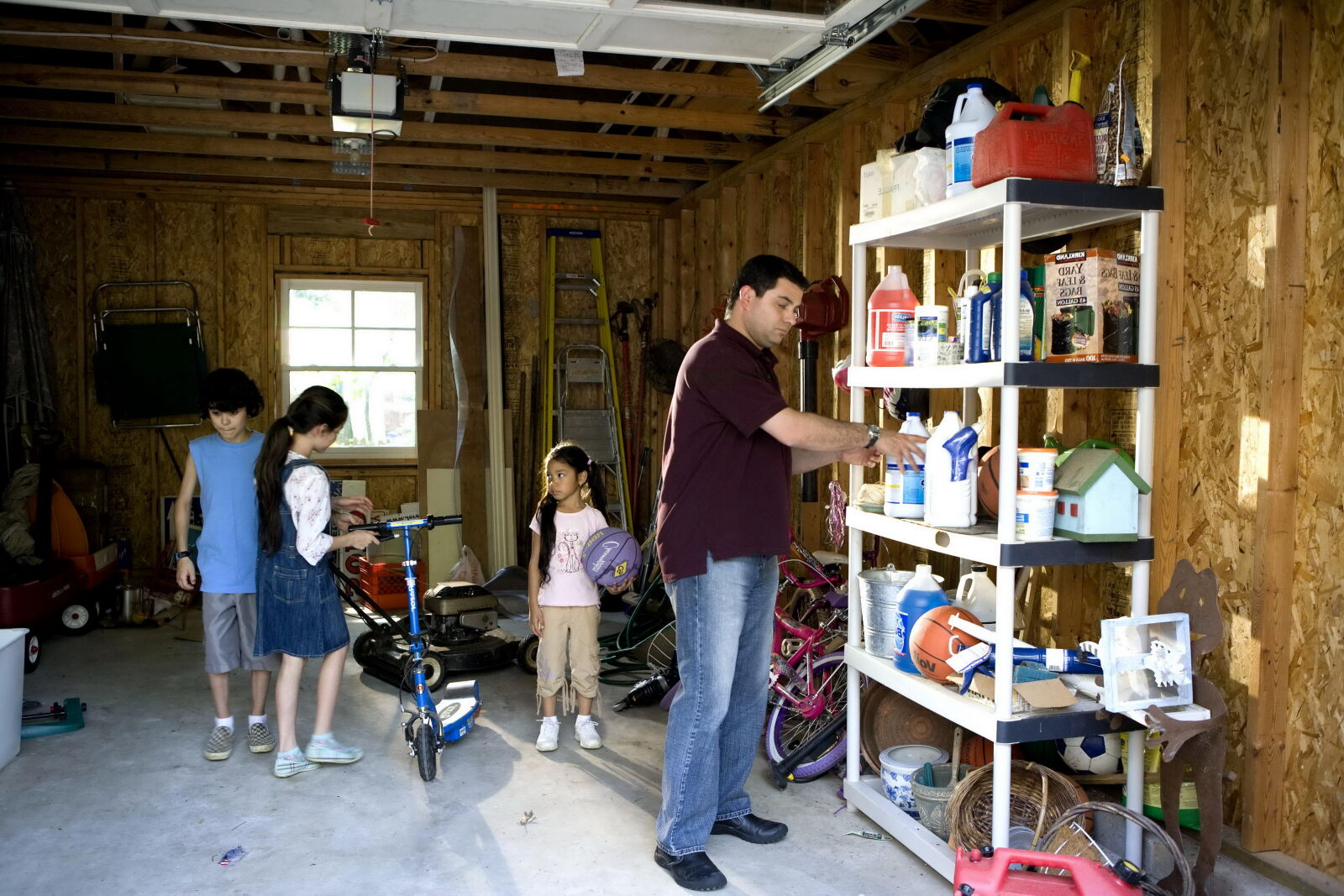 Canon EOS-1Ds Mark II sample photo. Father, organizing, garage ,household photography