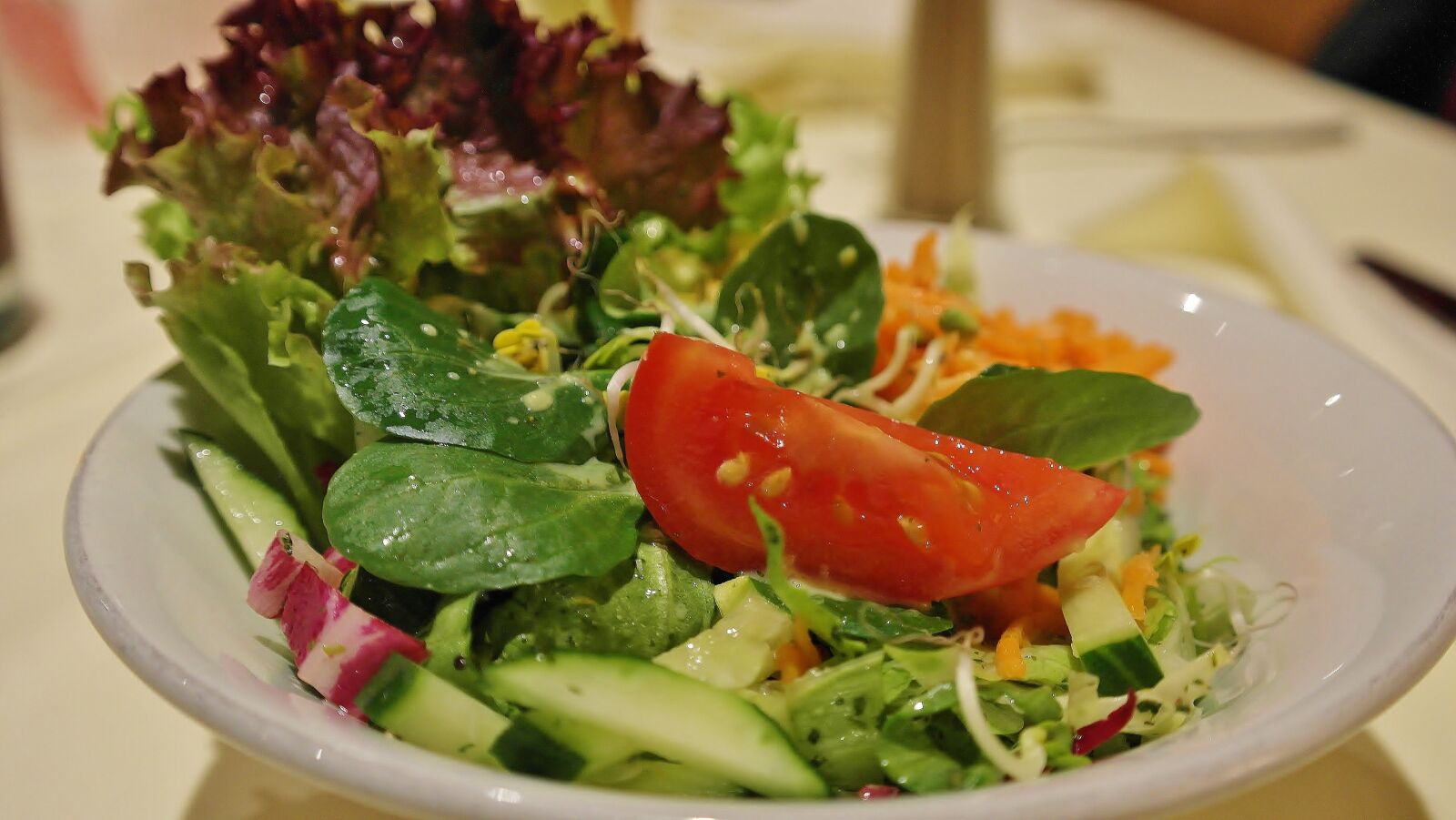 Samsung NX20 sample photo. Salad, mixed salad, garnish photography