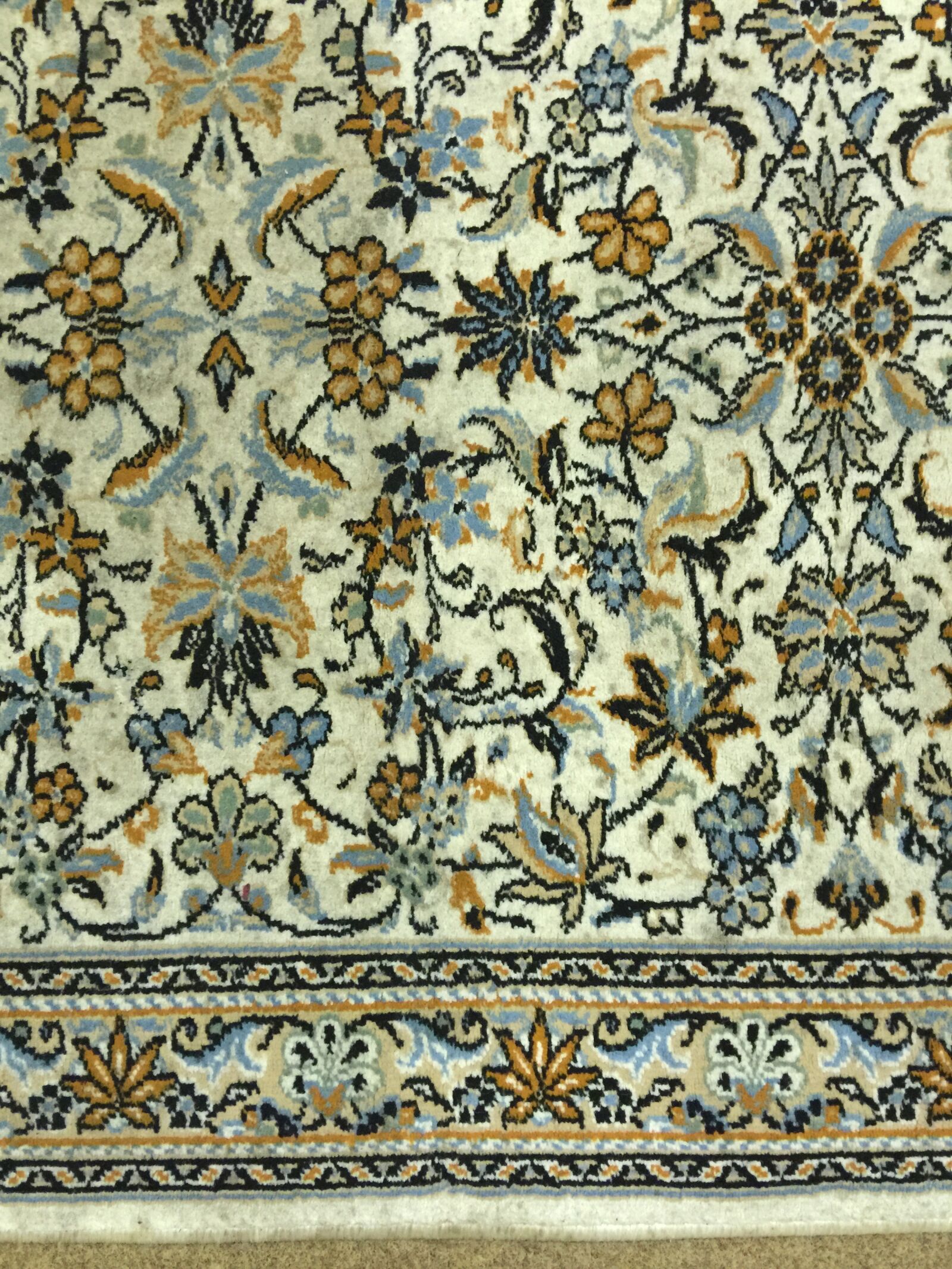 iPhone 6 Plus back camera 4.15mm f/2.2 sample photo. Rug, oriental, pattern photography