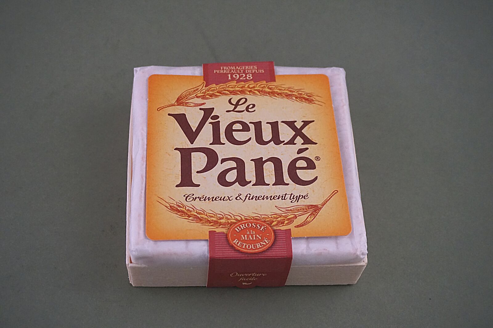 Sony a6000 sample photo. Cheese, gastronomy, table photography