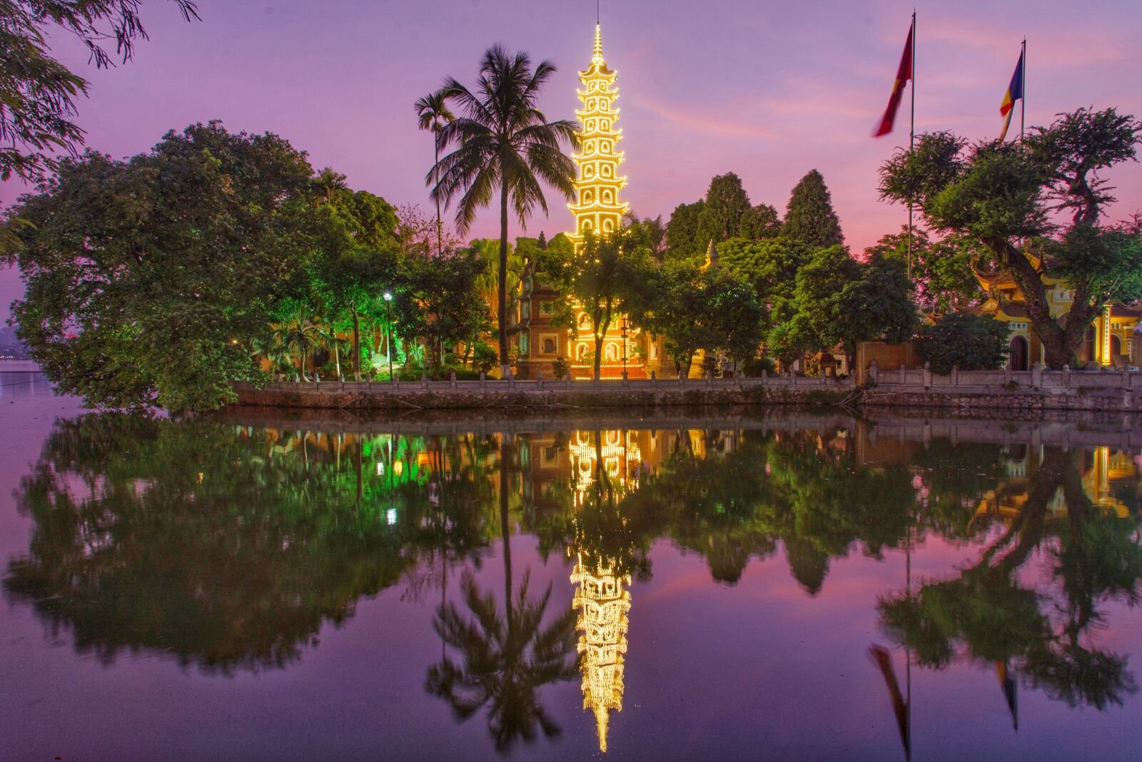 Nikon D610 sample photo. Temple, vietnam, sunsets photography