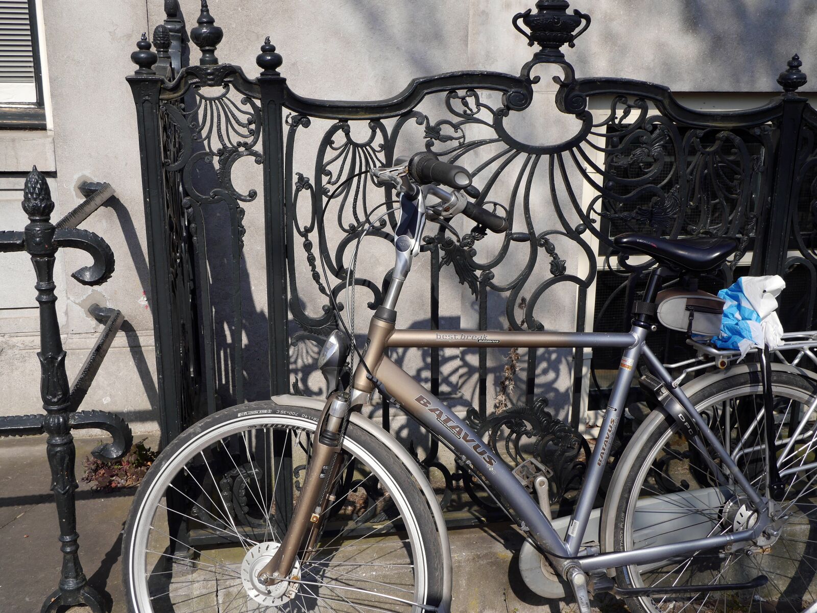 Panasonic Lumix DMC-GF6 sample photo. Ornament, fence, bike photography