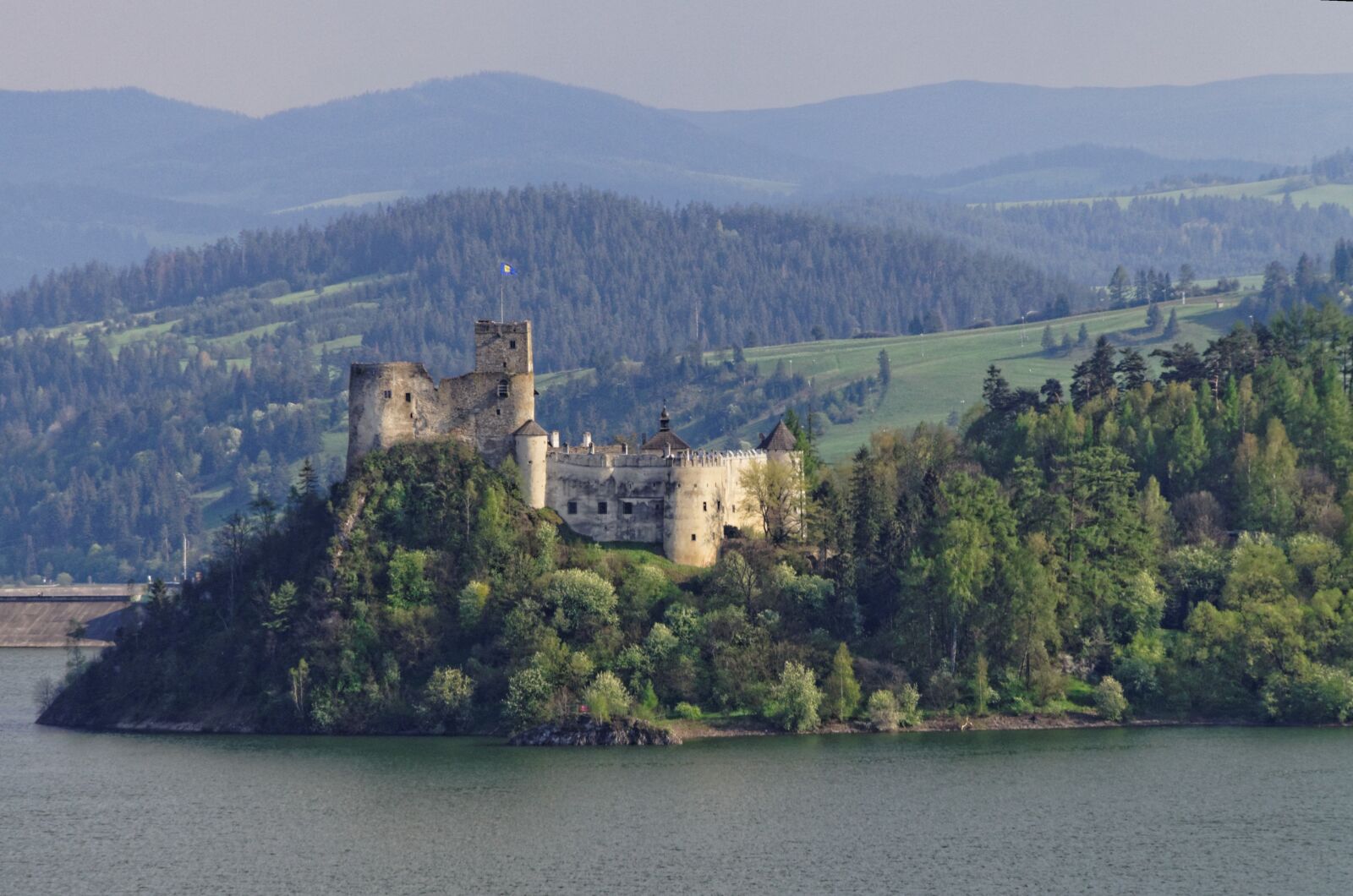 Pentax K-50 sample photo. Castle, lake, monument photography