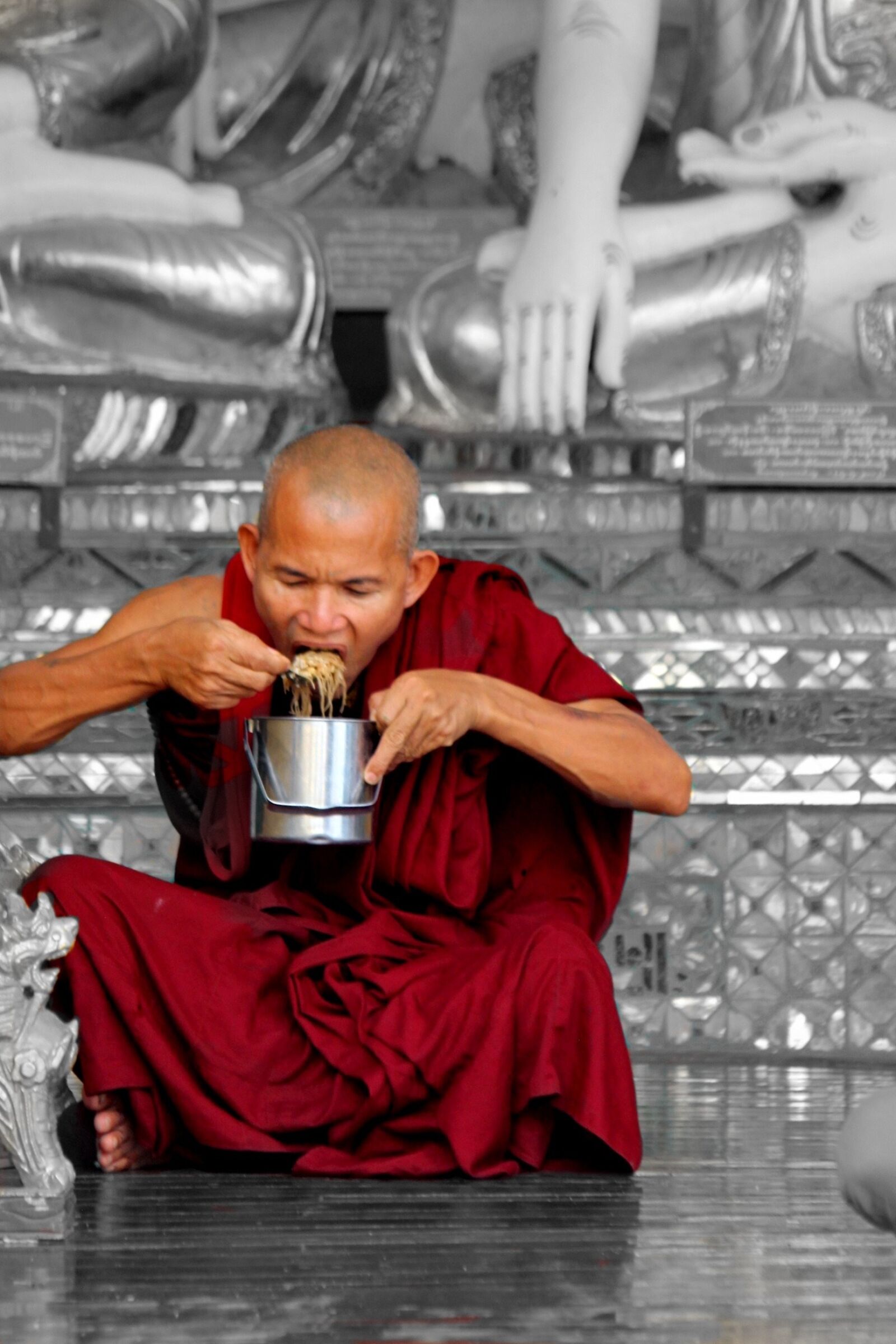 Canon EOS 550D (EOS Rebel T2i / EOS Kiss X4) sample photo. Myanmar, burma, monk photography
