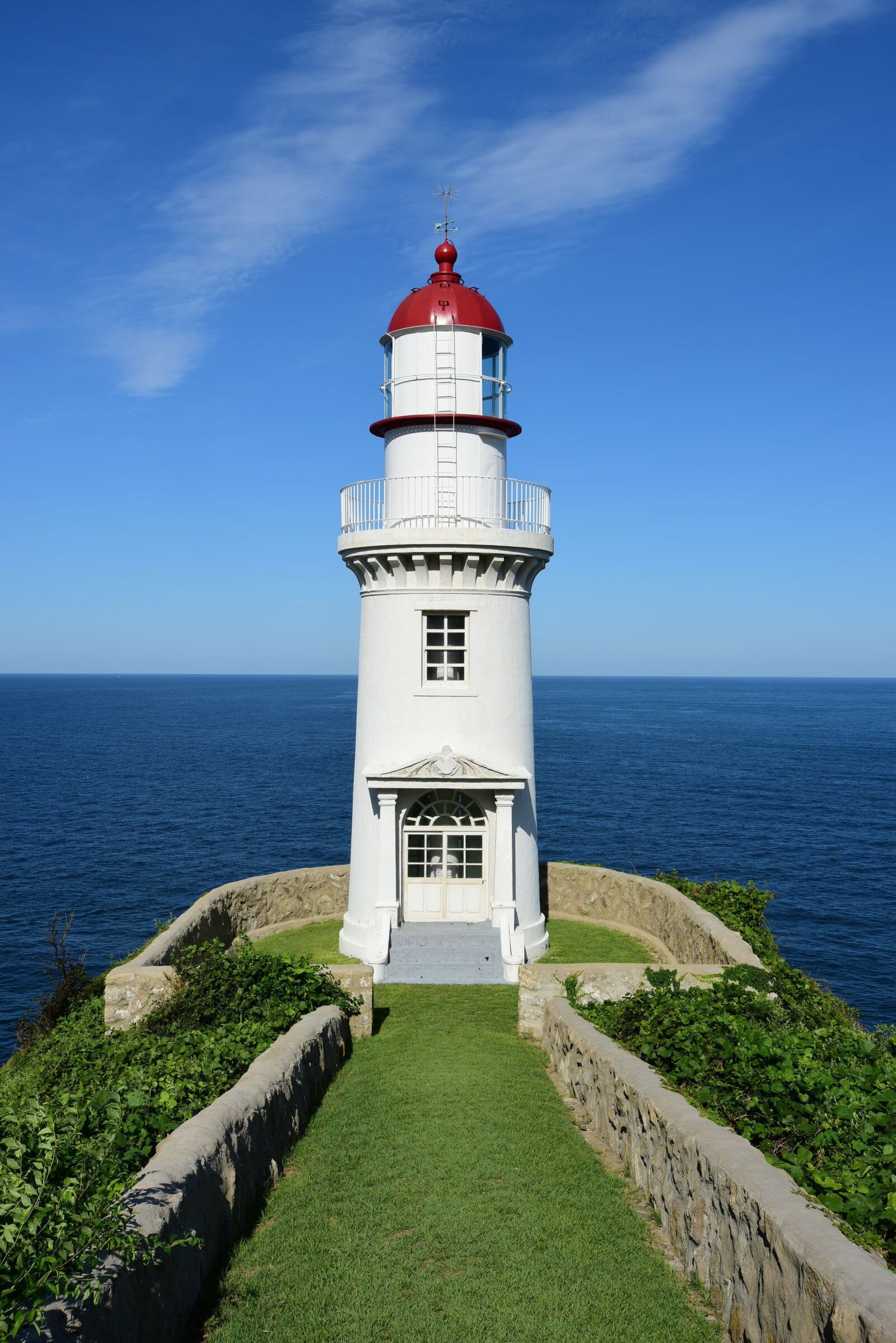 Nikon D810 sample photo. Lighthouse, sea, light photography