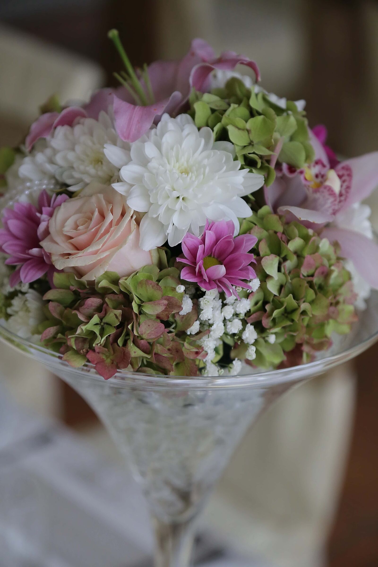Canon EF 24-105mm F4L IS USM sample photo. Vase, crystal, flowers, decoration photography