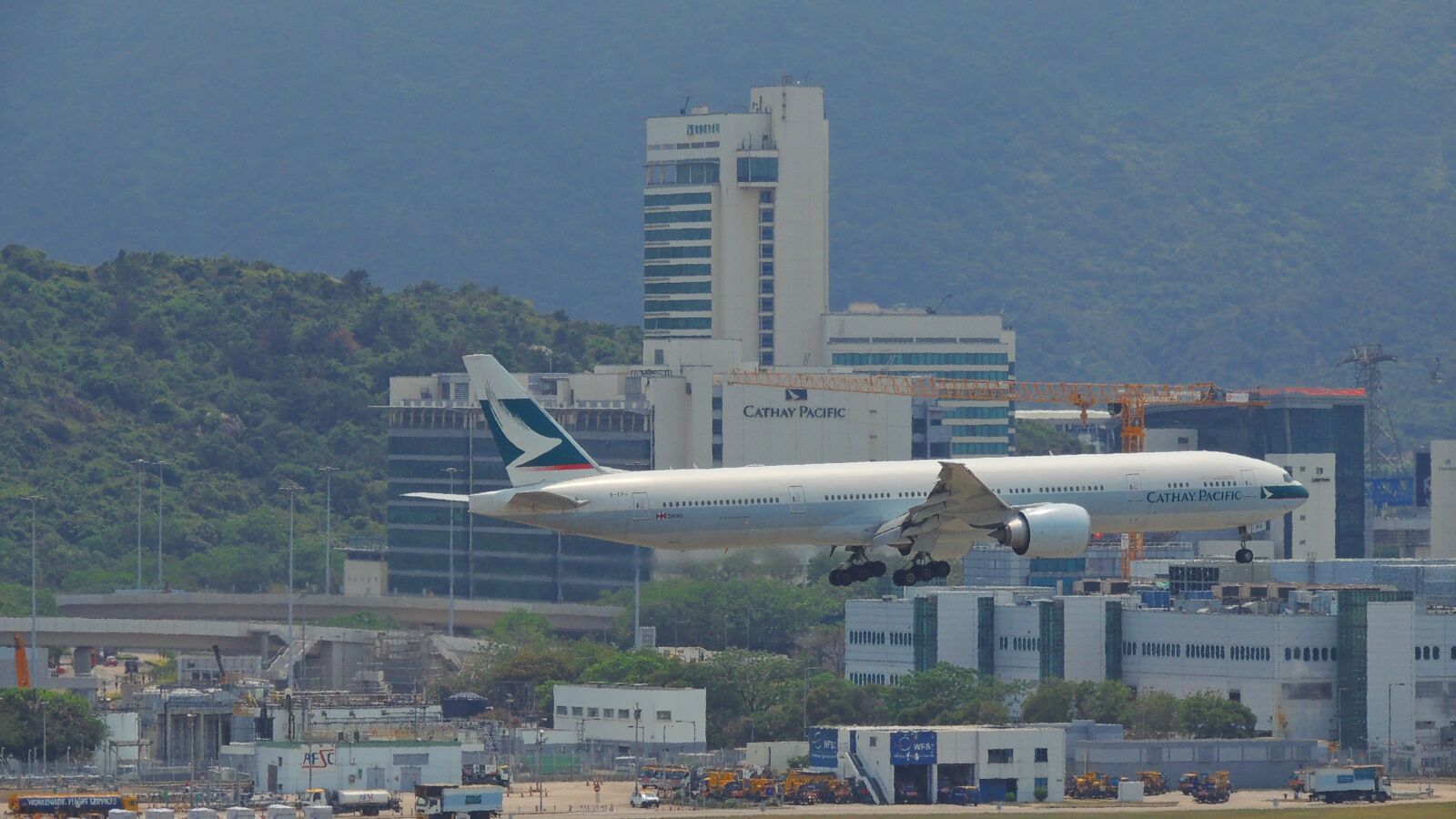 Nikon Coolpix P510 sample photo. Hongkong, airplane, travel photography