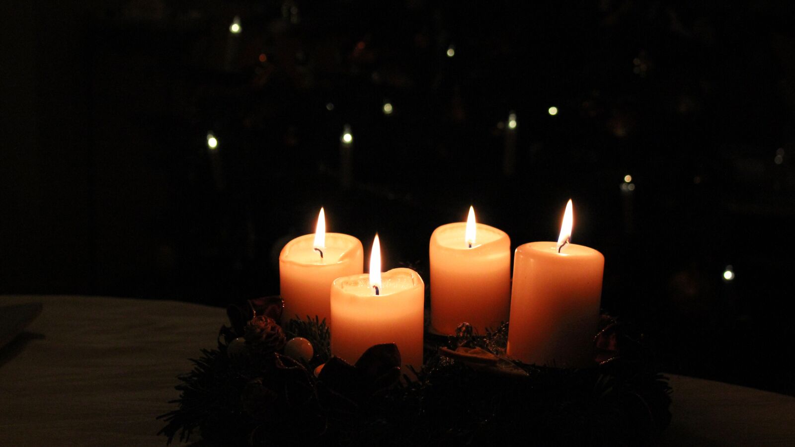 Canon EOS 600D (Rebel EOS T3i / EOS Kiss X5) sample photo. Advent, advent wreath, candles photography