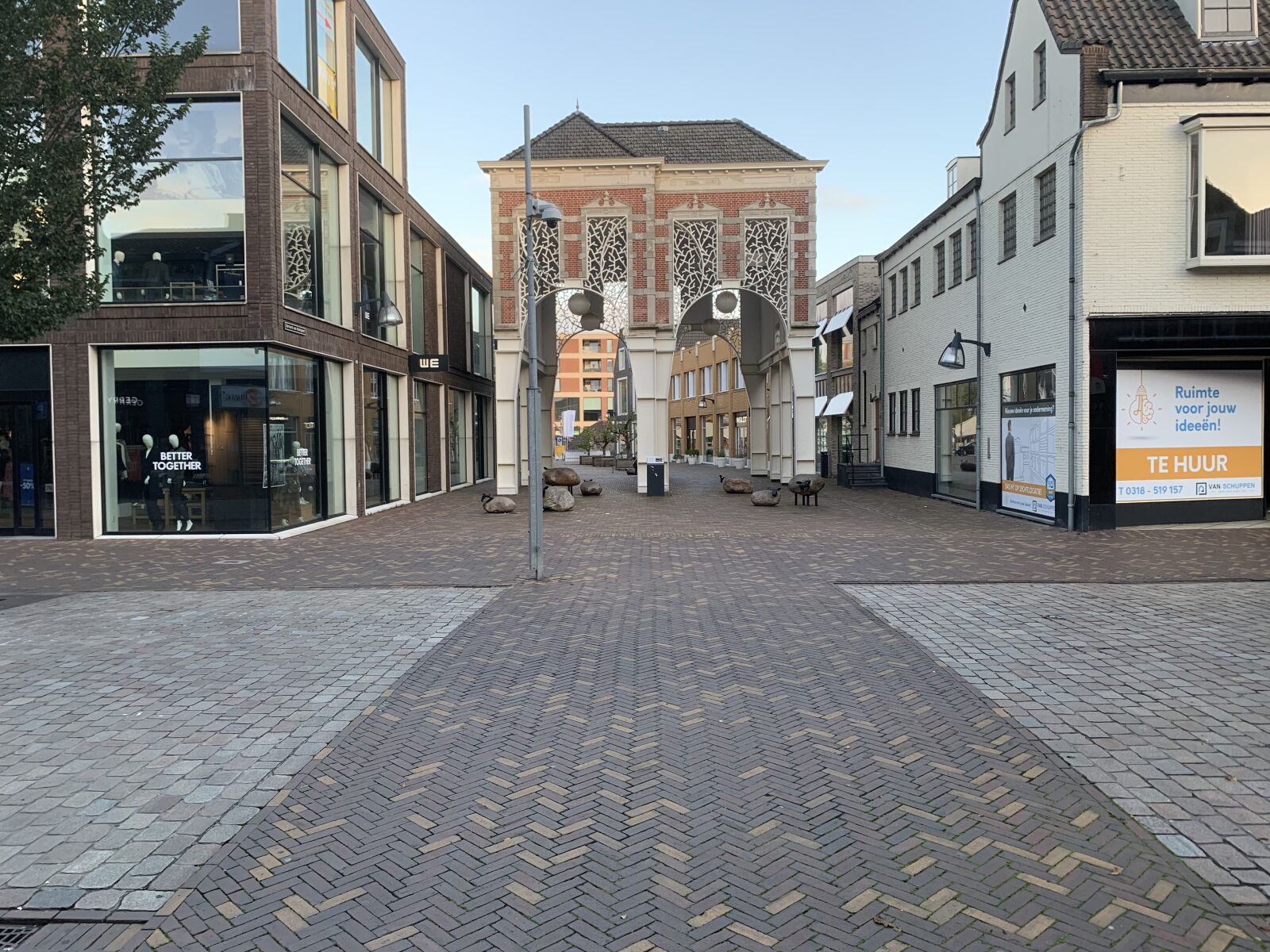 iPhone XS back dual camera 4.25mm f/1.8 sample photo. Veenendaal, clam port, center photography