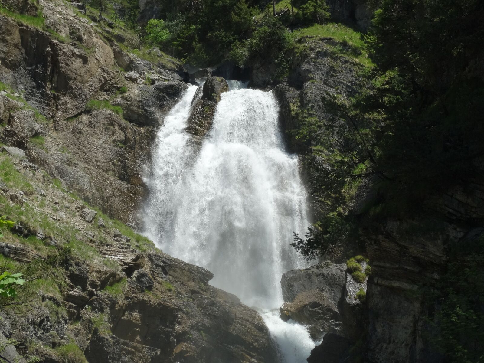 Sony Cyber-shot DSC-HX300 sample photo. Waterfall, water, rocks photography