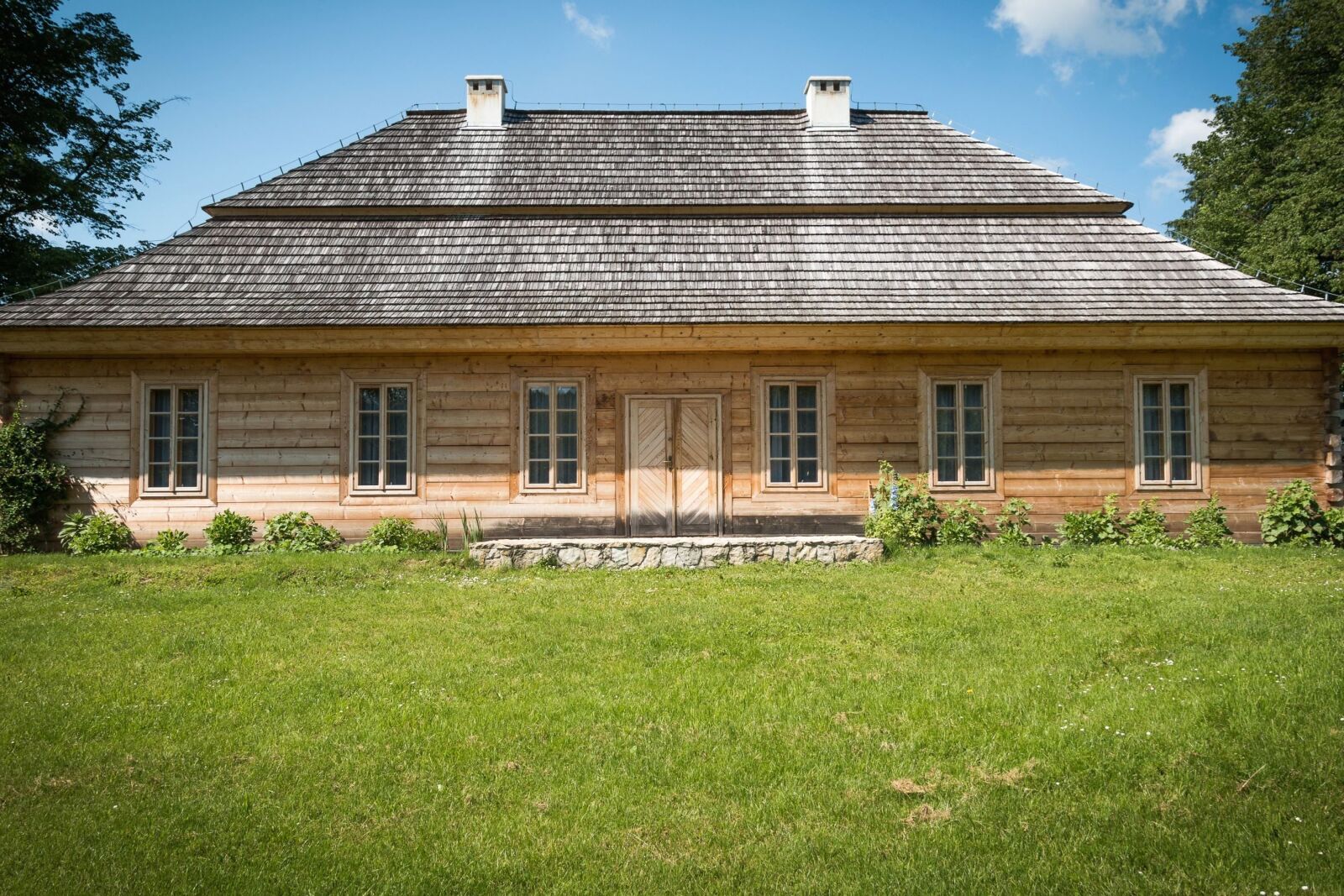 Canon EOS 70D sample photo. House, building, architecture, wood photography
