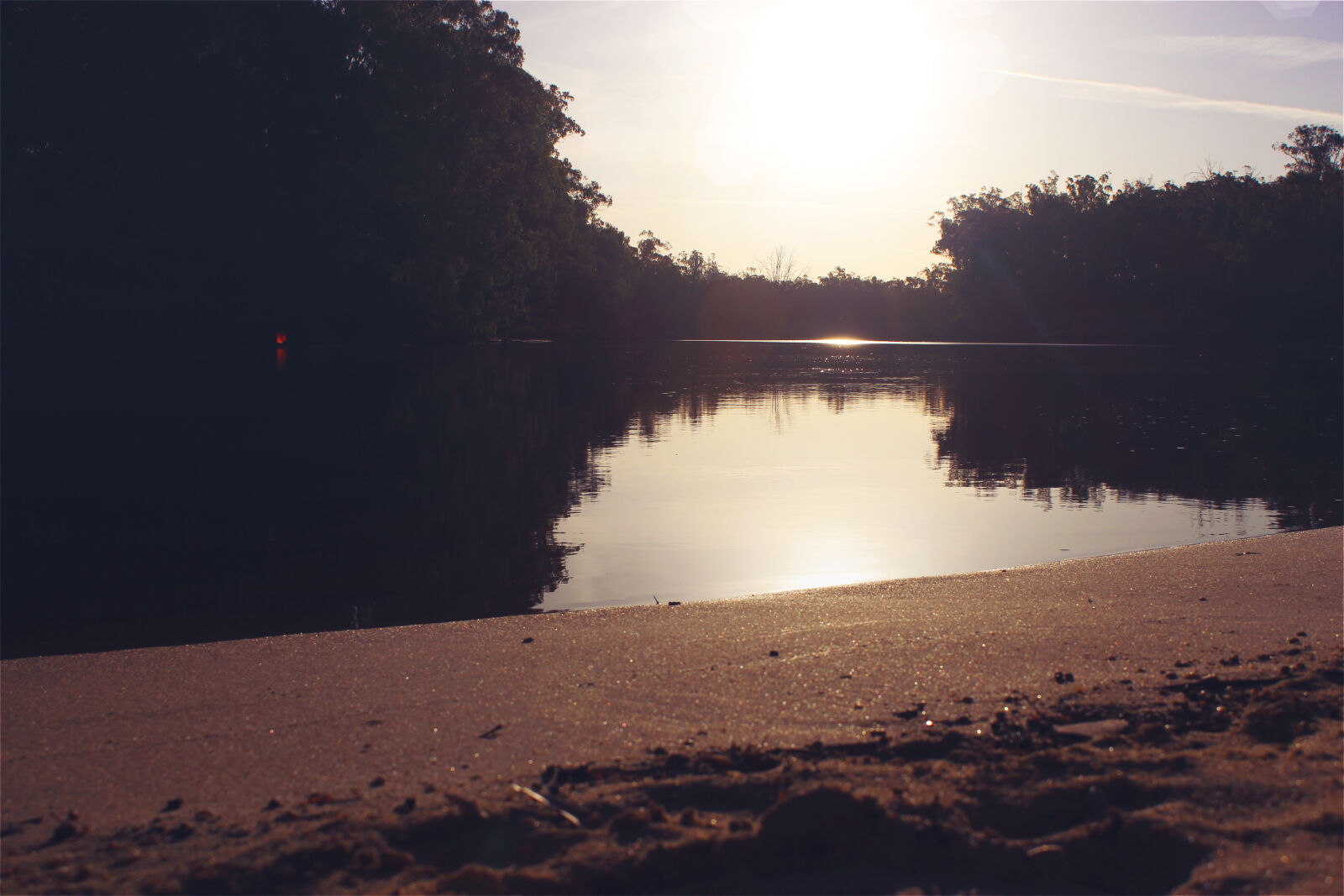 Canon EOS 600D (Rebel EOS T3i / EOS Kiss X5) sample photo. Beach, reflection, river, sand photography