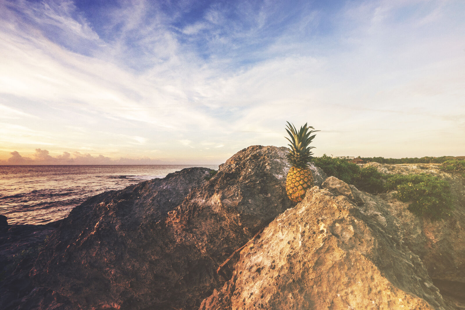 Sony a7 II + Sony Vario-Tessar T* FE 16-35mm F4 ZA OSS sample photo. Beach, calm, dawn, daylight photography