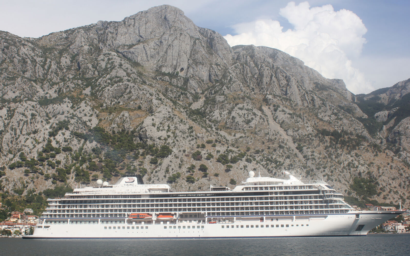 Canon EOS 550D (EOS Rebel T2i / EOS Kiss X4) sample photo. Adriatic, sea, cruiser, kotor photography