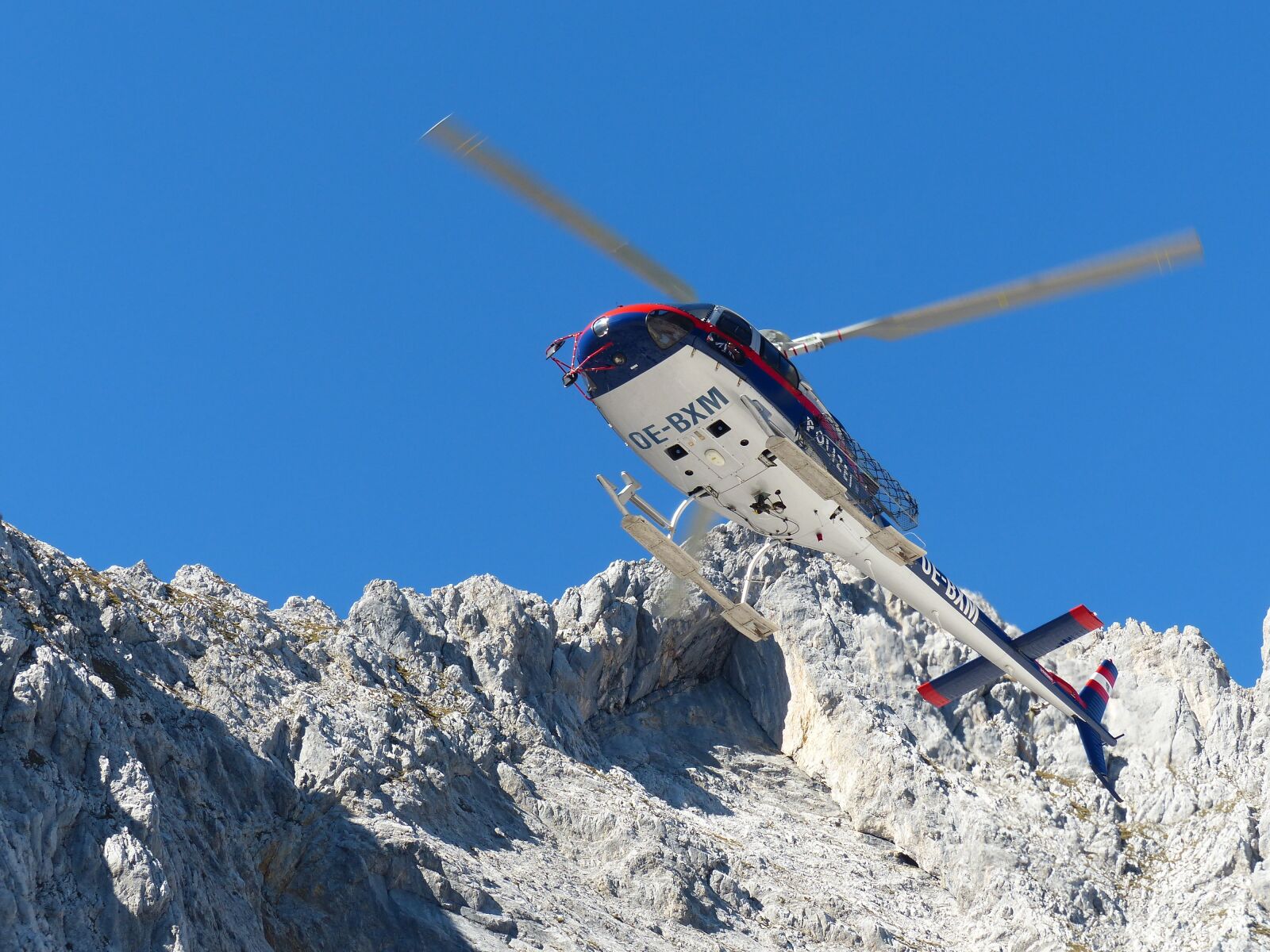Panasonic Lumix DMC-FZ200 sample photo. Helicopter, police, mountain rescue photography