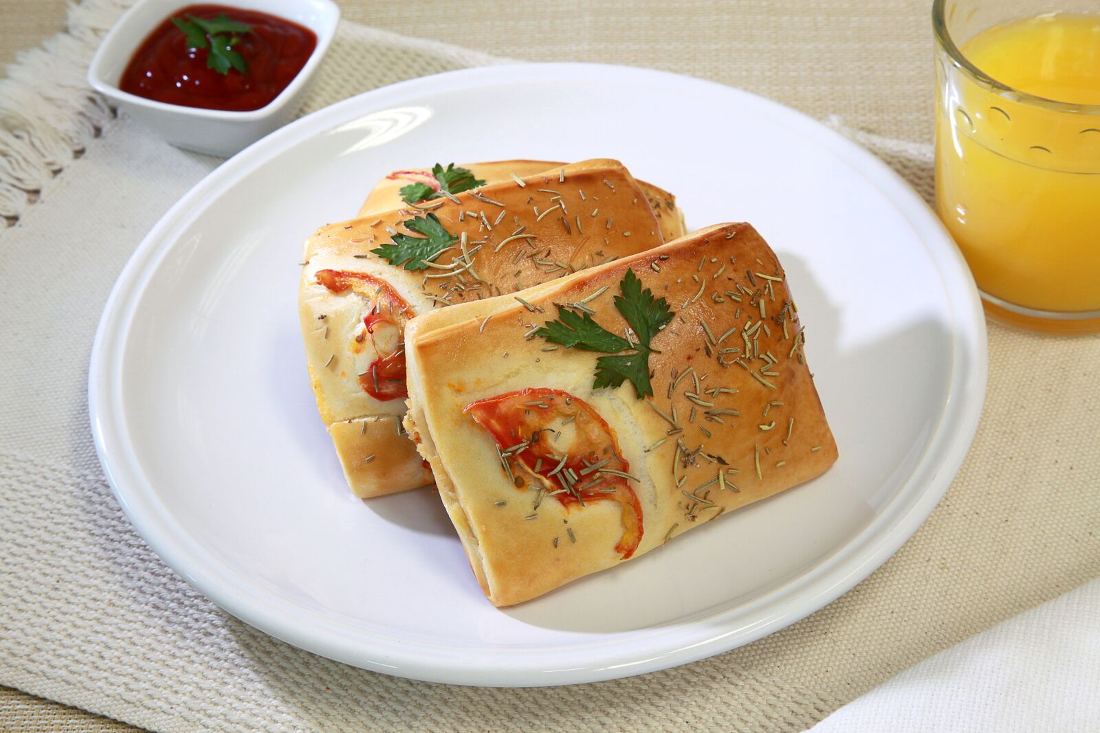 Canon EOS 5D Mark II sample photo. Bread, snack, food photography