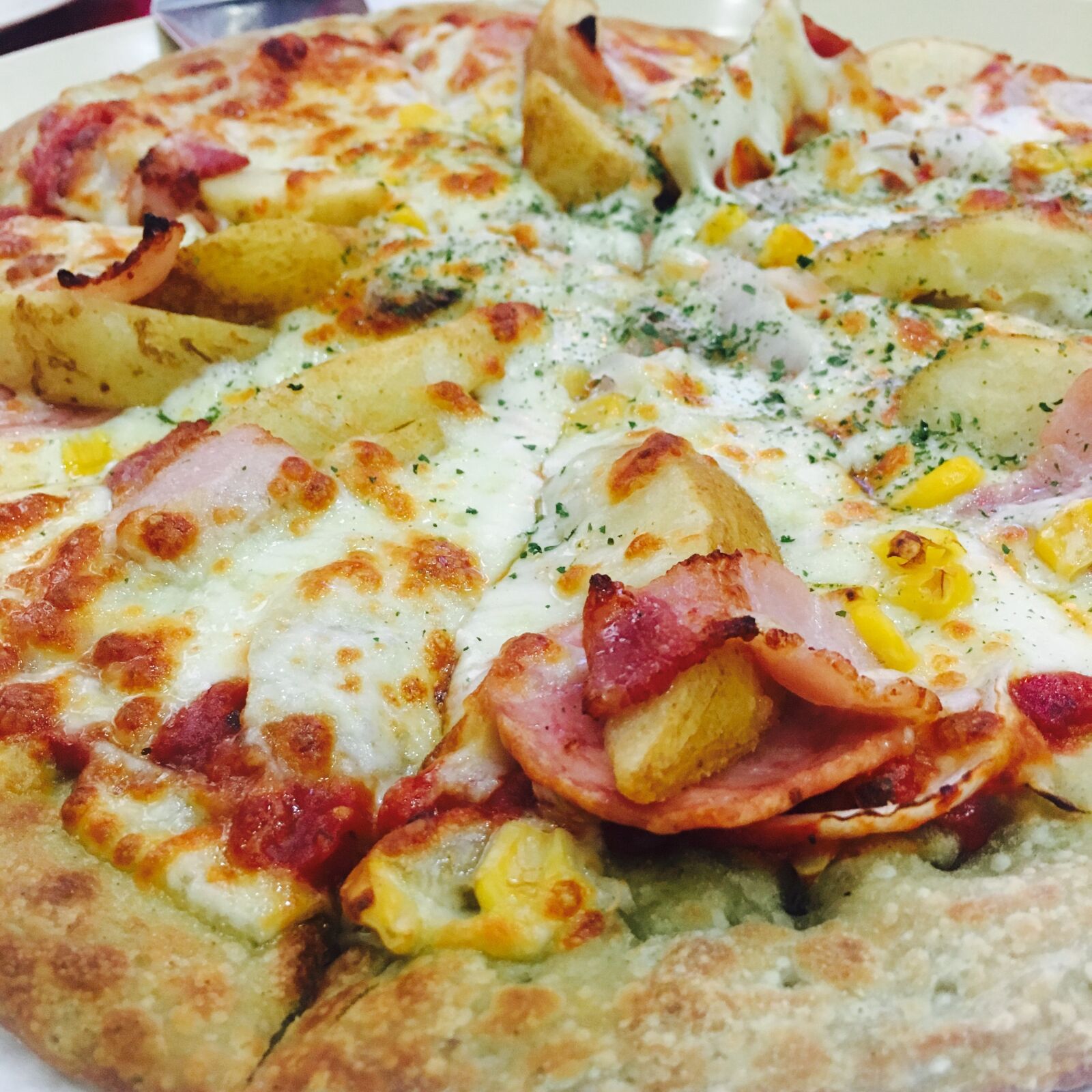 Apple iPhone 6s sample photo. Pizza, bacon potato, bacon photography