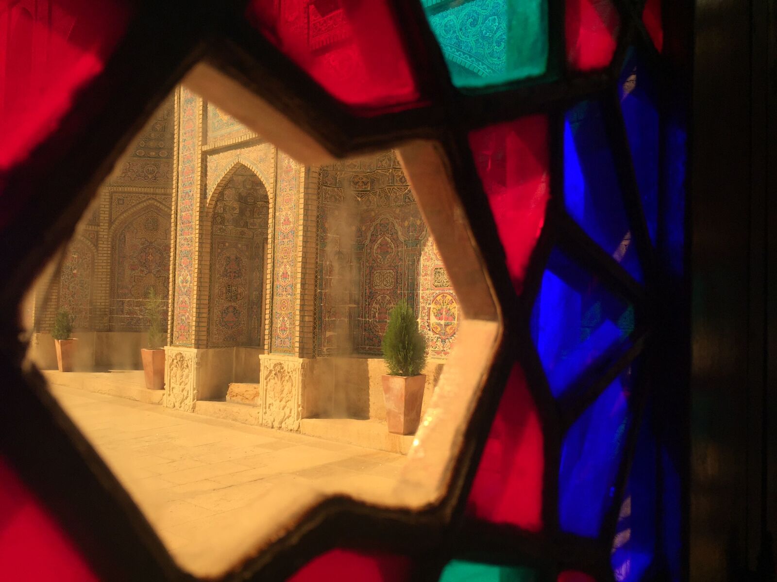 iPhone 6 back camera 4.15mm f/2.2 sample photo. Nasirolmolk, mosque photography