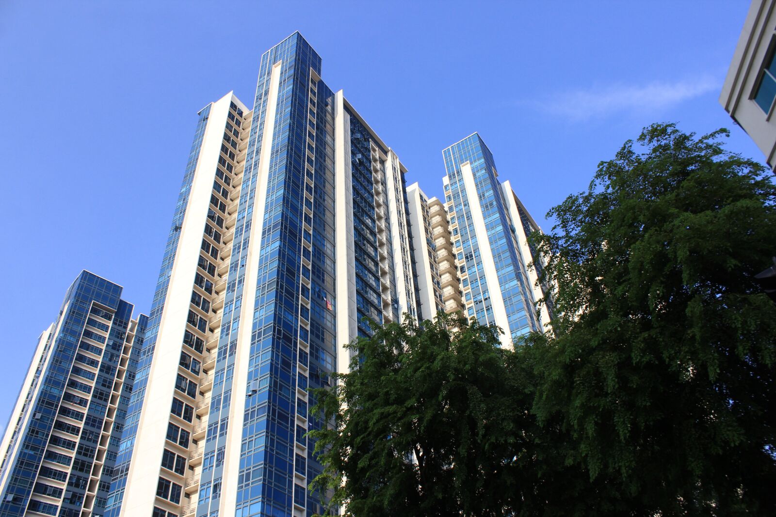 Canon EOS 60D sample photo. Building, blue sky, architecture photography