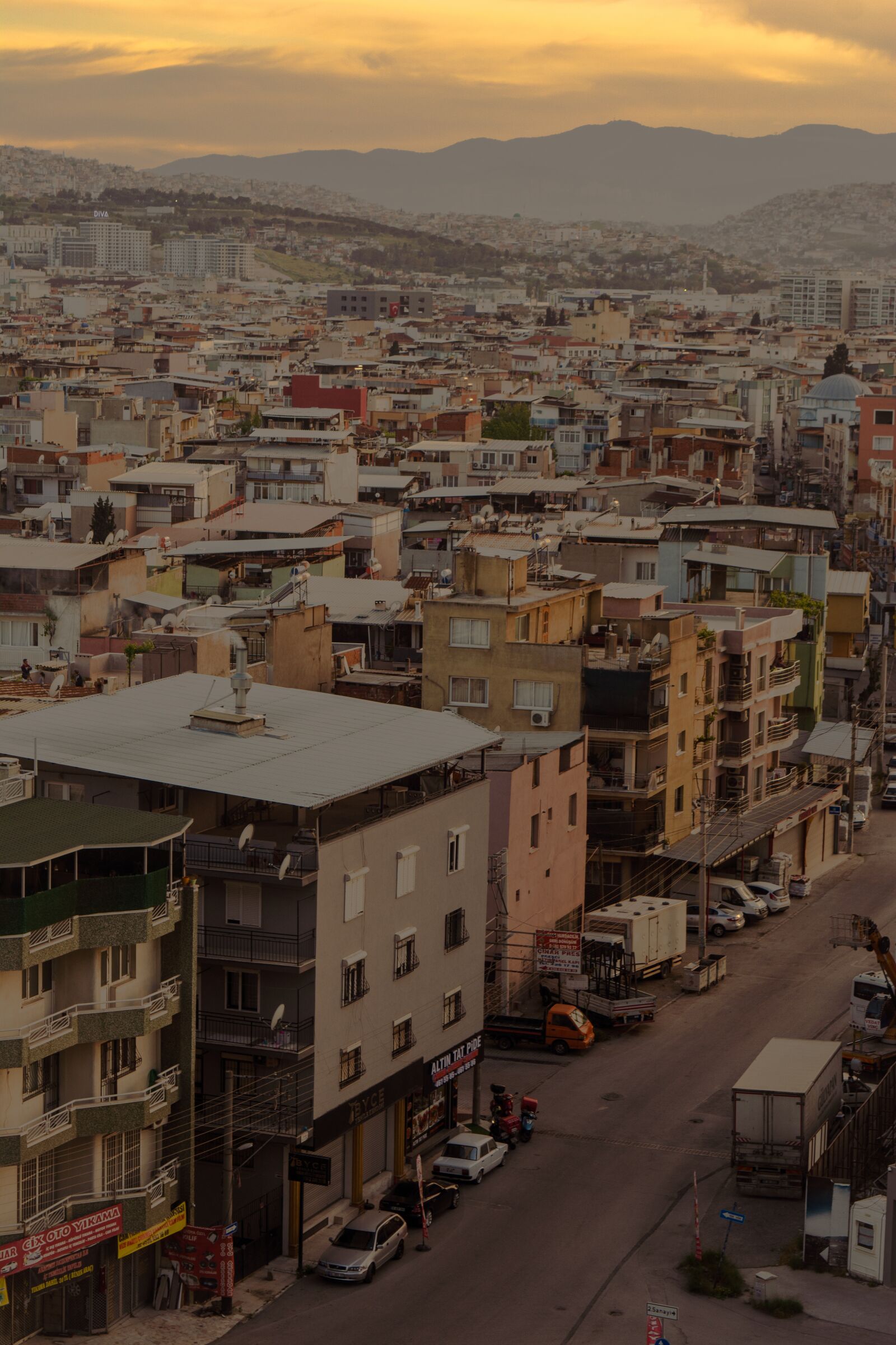 Nikon D5200 sample photo. Street, sunset, buildings photography