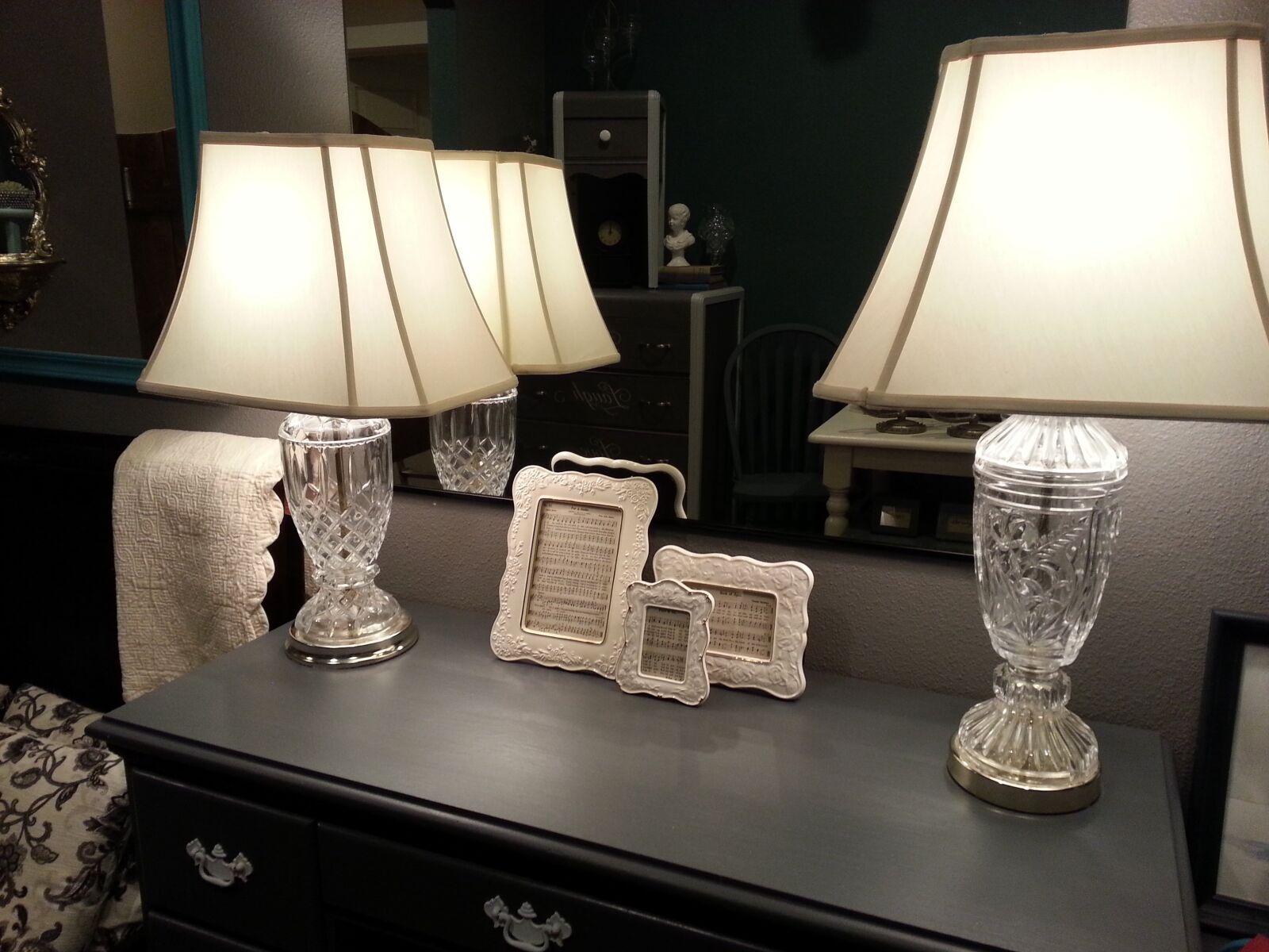 Samsung Galaxy S3 sample photo. Lamps, mirror, desk photography