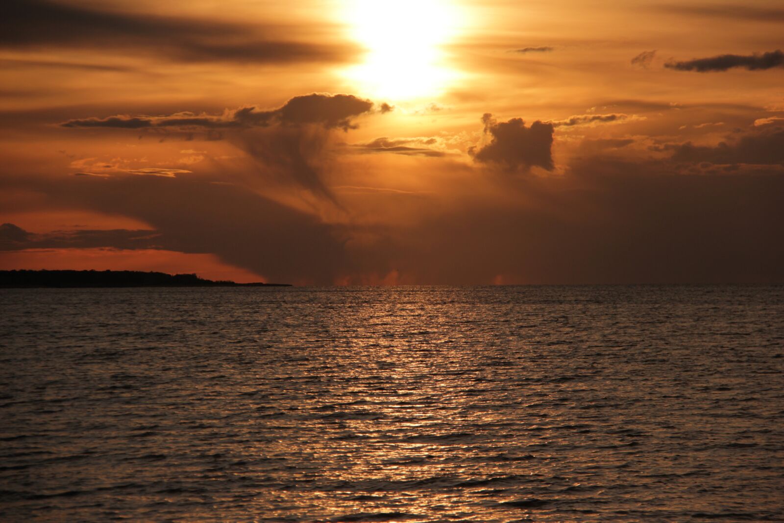 Canon EOS 550D (EOS Rebel T2i / EOS Kiss X4) sample photo. Sun, gulf of finland photography