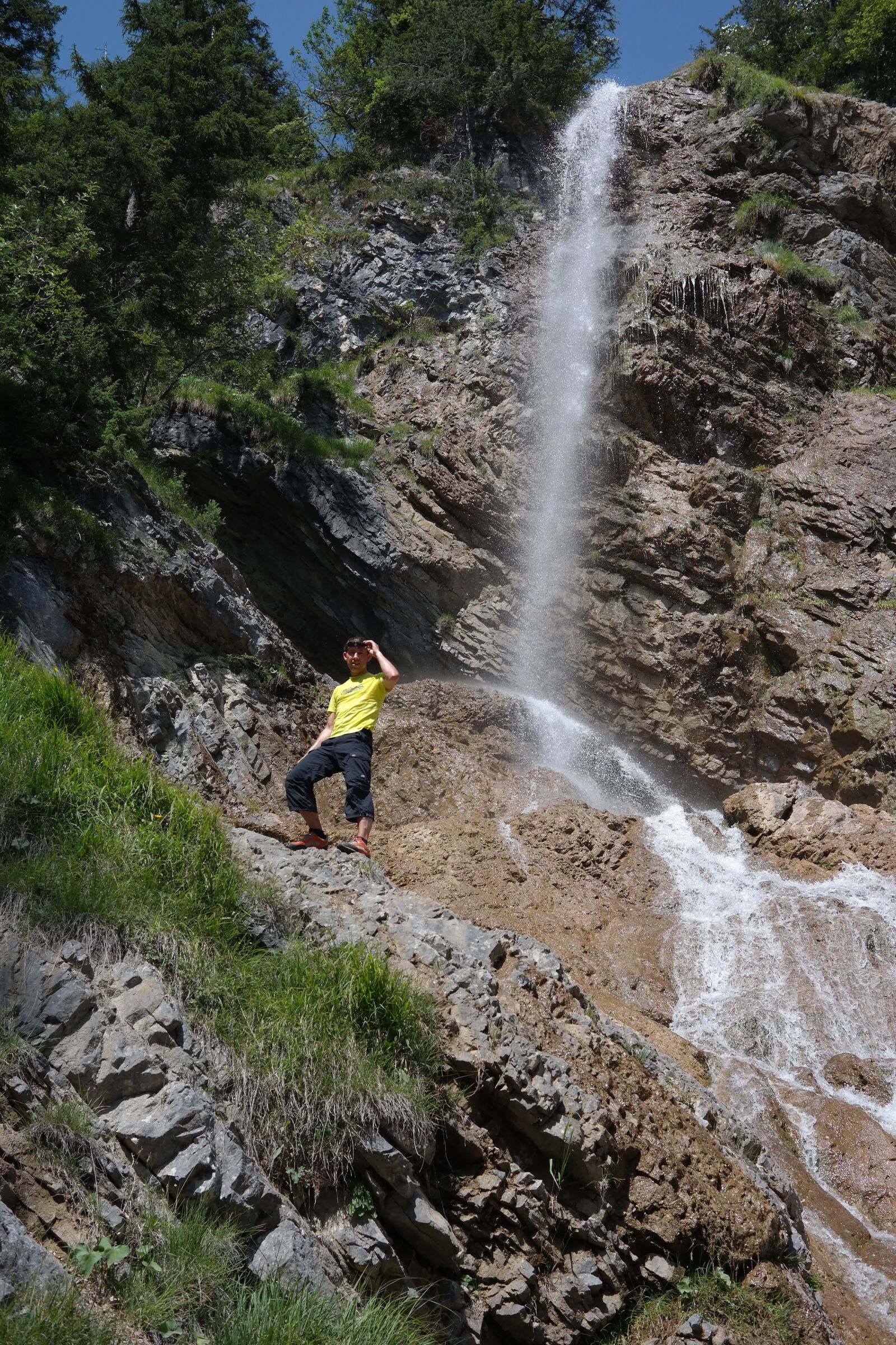 Samsung NX300 sample photo. Zipfel case, waterfall, man photography
