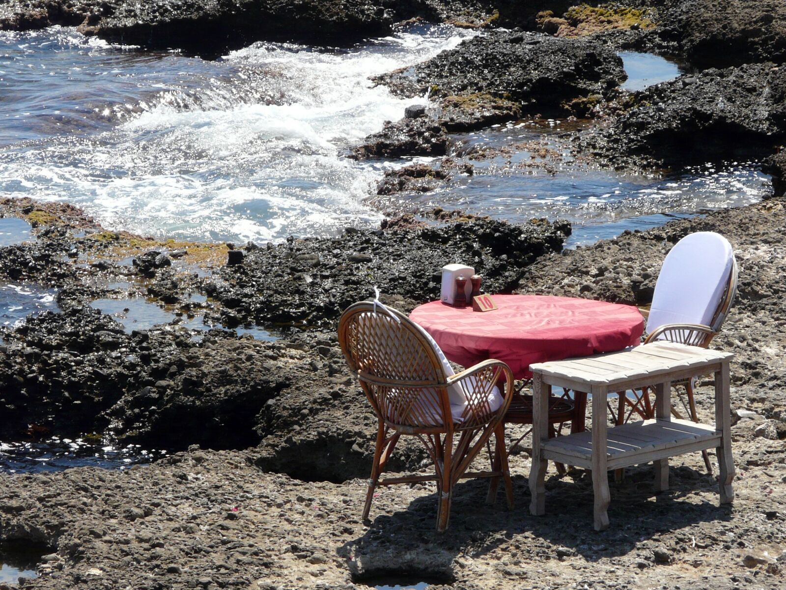 Panasonic DMC-FZ18 sample photo. Side, beach, restaurant photography