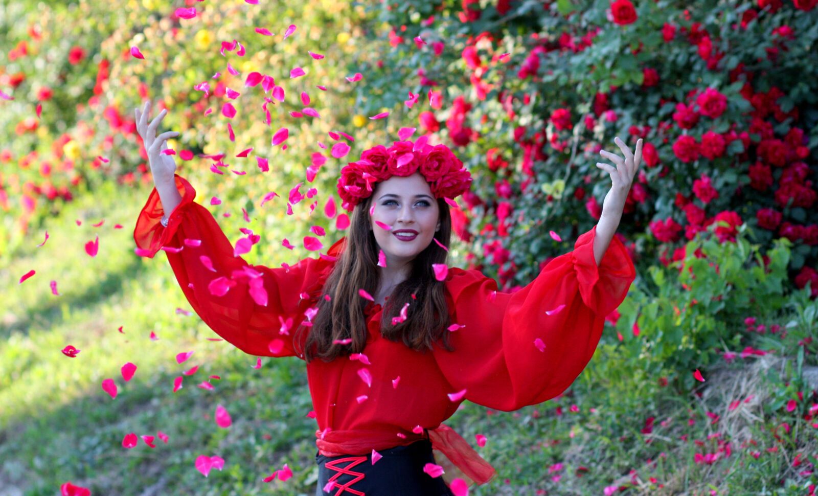 Canon EOS 450D (EOS Rebel XSi / EOS Kiss X2) sample photo. Girl, roses, red photography