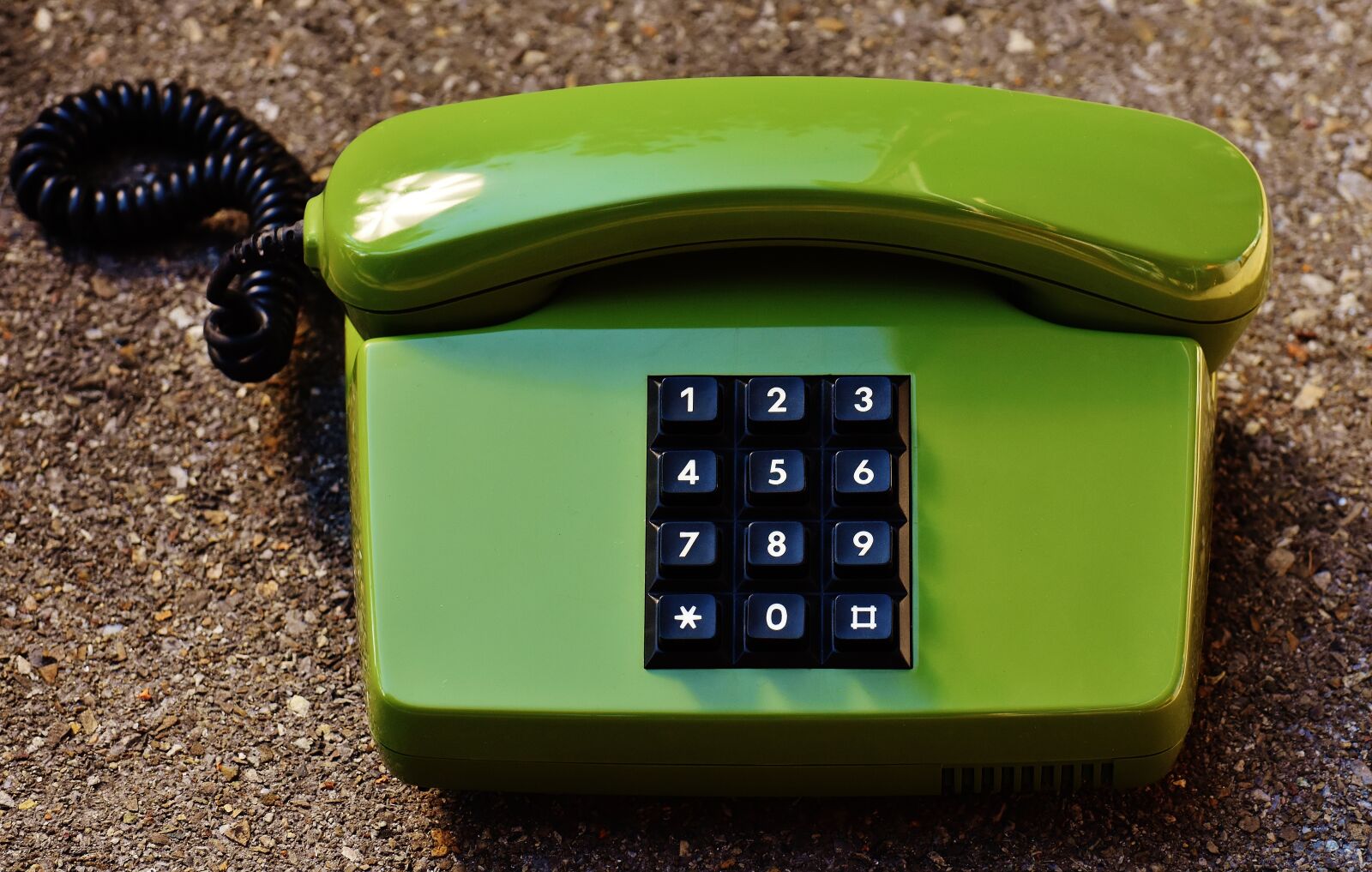 Nikon D7200 sample photo. Phone, eighties, old photography