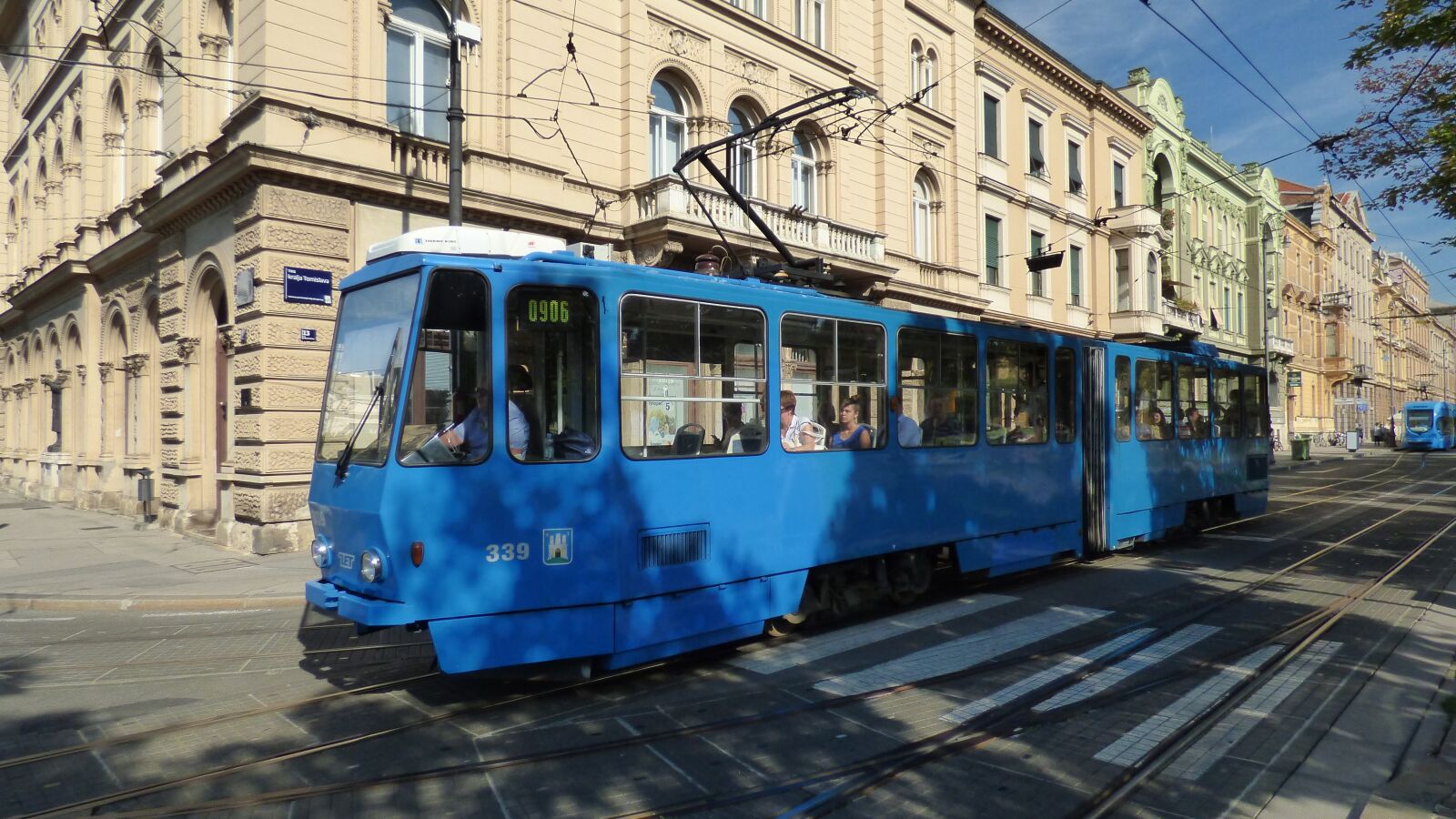 Panasonic Lumix DMC-FZ70 sample photo. Zagreb, croatia, streetcar photography