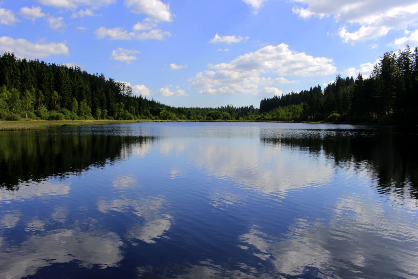 Canon EOS 100D (EOS Rebel SL1 / EOS Kiss X7) sample photo. Water, clouds, mirroring photography
