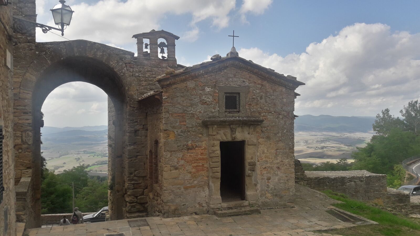 Samsung Galaxy J7 Neo sample photo. Italy, church, volterra photography