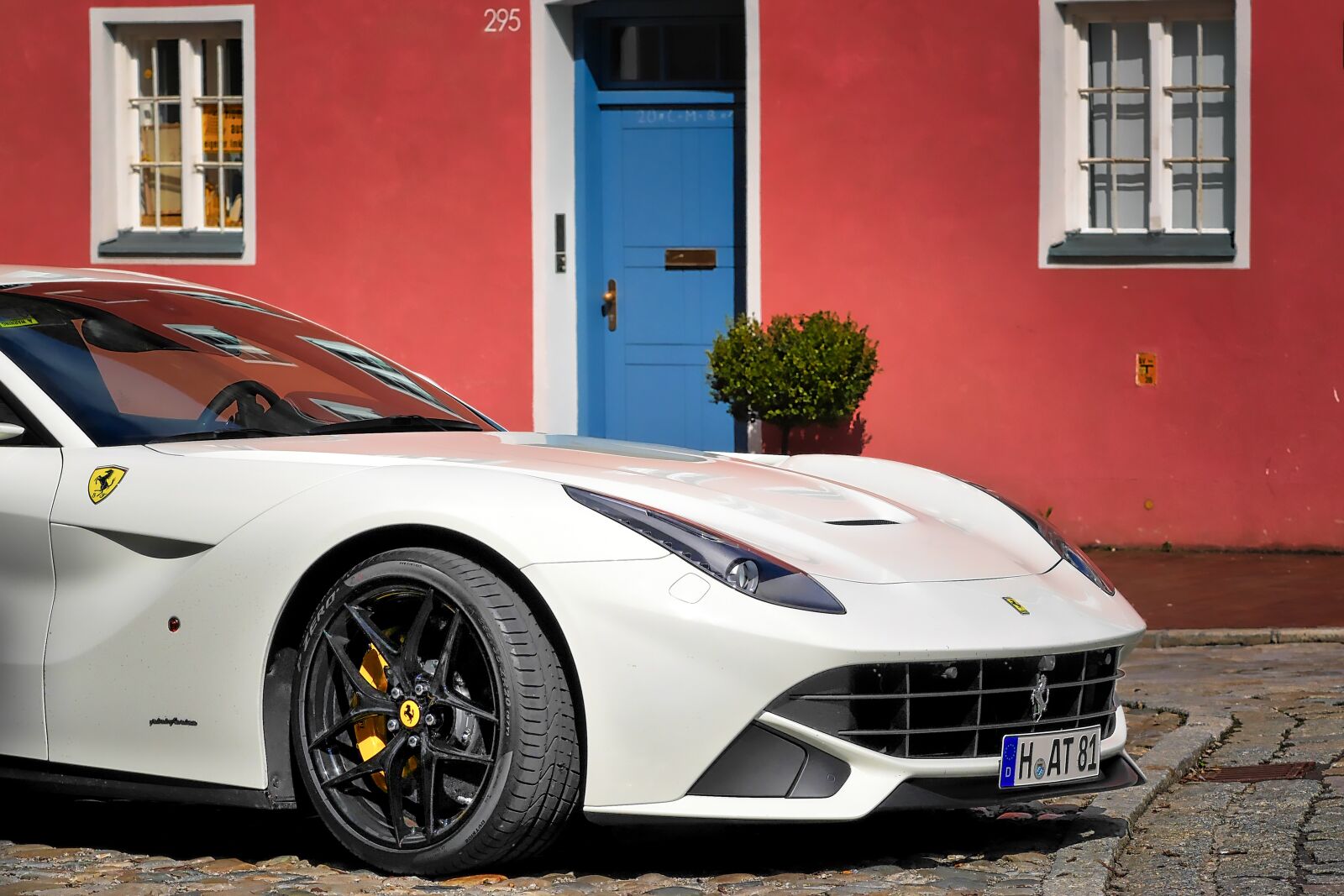 Panasonic Lumix DMC-GX7 sample photo. Auto, style, ferrari photography