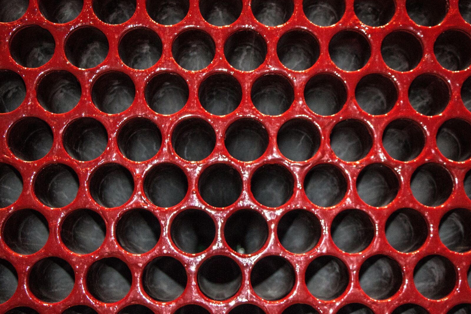 Canon EOS 700D (EOS Rebel T5i / EOS Kiss X7i) sample photo. Red, grill, car photography